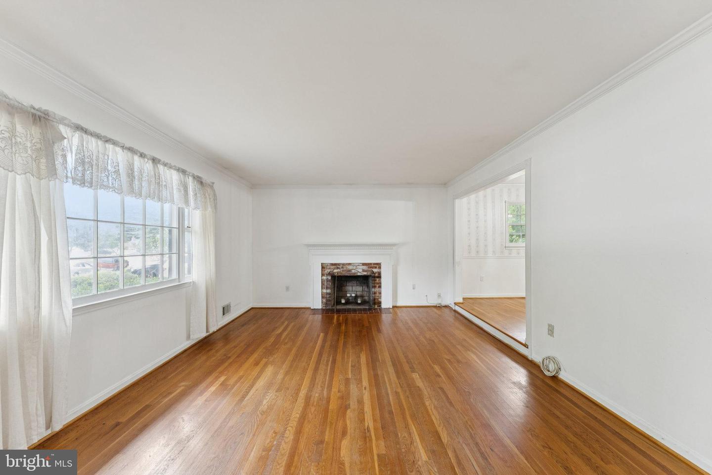 4624 BRAEBURN DR, FAIRFAX, Virginia 22032, 5 Bedrooms Bedrooms, 8 Rooms Rooms,3 BathroomsBathrooms,Residential,For sale,4624 BRAEBURN DR,VAFX2262454 MLS # VAFX2262454