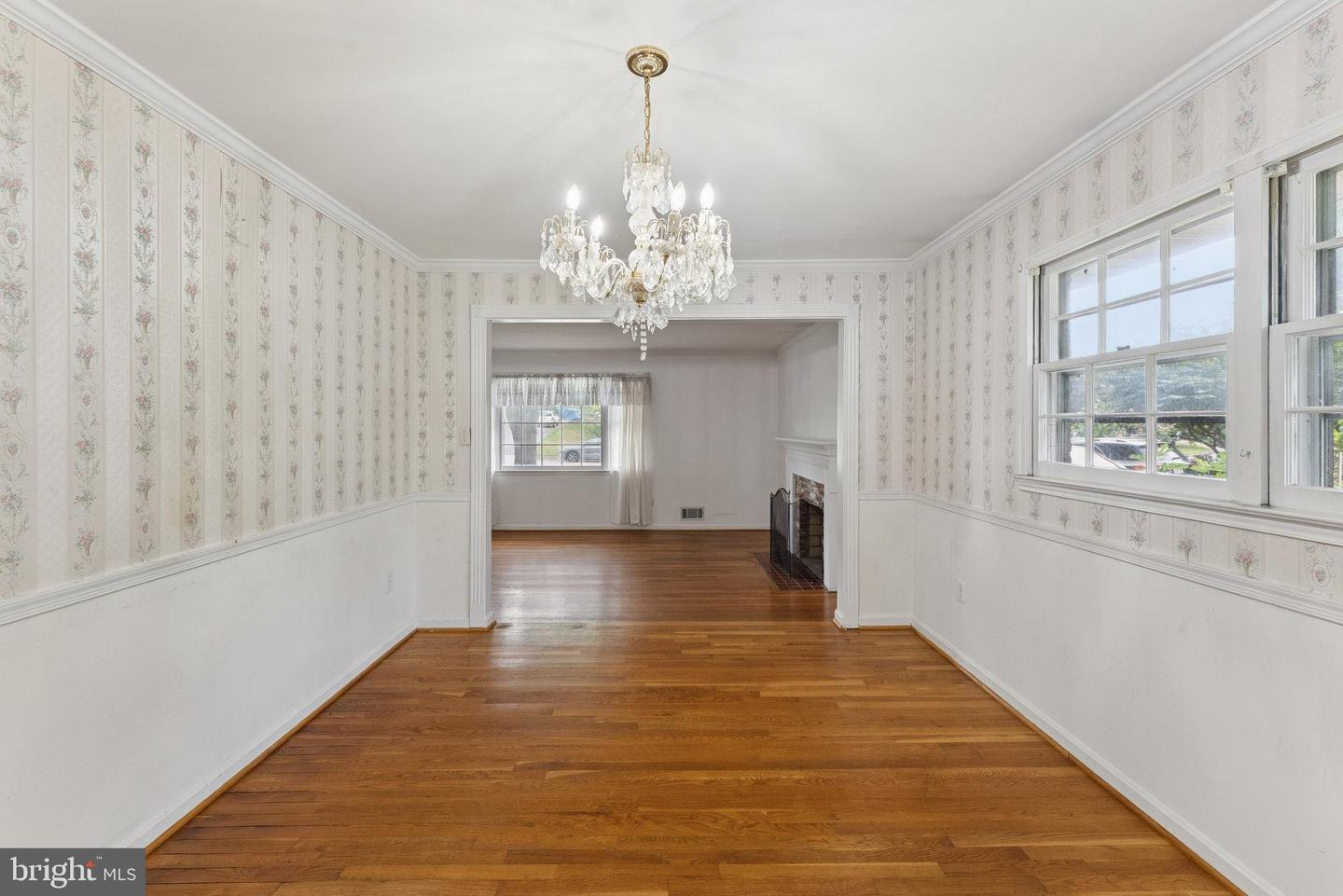 4624 BRAEBURN DR, FAIRFAX, Virginia 22032, 5 Bedrooms Bedrooms, 8 Rooms Rooms,3 BathroomsBathrooms,Residential,For sale,4624 BRAEBURN DR,VAFX2262454 MLS # VAFX2262454