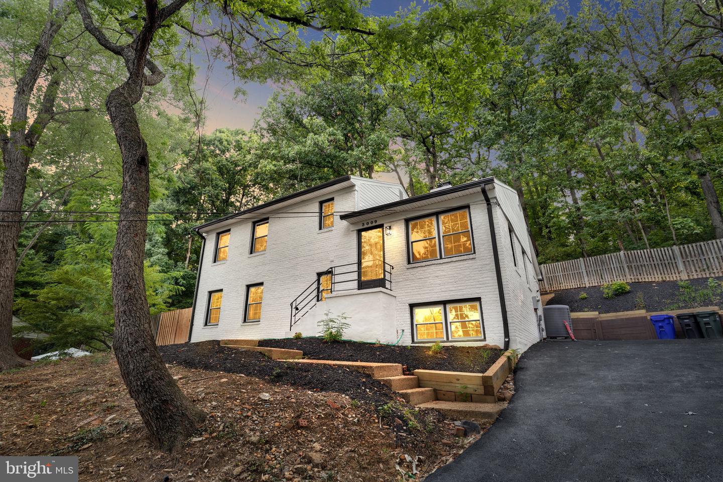 3009 S HILL ST, ARLINGTON, Virginia 22202, 5 Bedrooms Bedrooms, ,2 BathroomsBathrooms,Residential,For sale,3009 S HILL ST,VAAR2062546 MLS # VAAR2062546