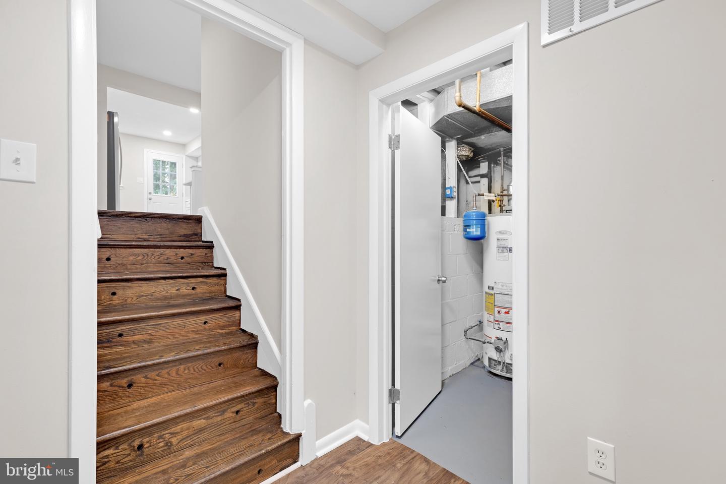 3009 S HILL ST, ARLINGTON, Virginia 22202, 5 Bedrooms Bedrooms, ,2 BathroomsBathrooms,Residential,For sale,3009 S HILL ST,VAAR2062546 MLS # VAAR2062546