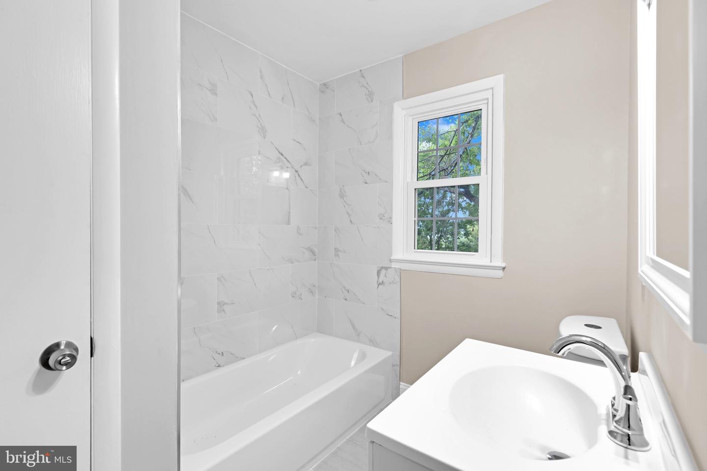 3009 S HILL ST, ARLINGTON, Virginia 22202, 5 Bedrooms Bedrooms, ,2 BathroomsBathrooms,Residential,For sale,3009 S HILL ST,VAAR2062546 MLS # VAAR2062546