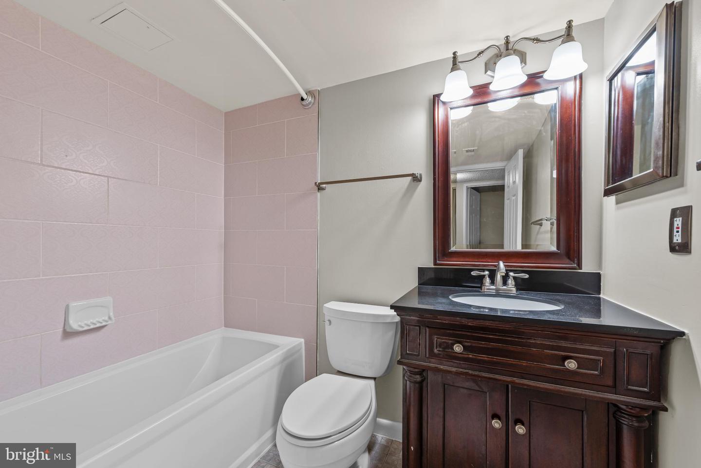 11841 SHIRE CT #2C, RESTON, Virginia 20191, 2 Bedrooms Bedrooms, 4 Rooms Rooms,1 BathroomBathrooms,Residential,For sale,11841 SHIRE CT #2C,VAFX2262564 MLS # VAFX2262564
