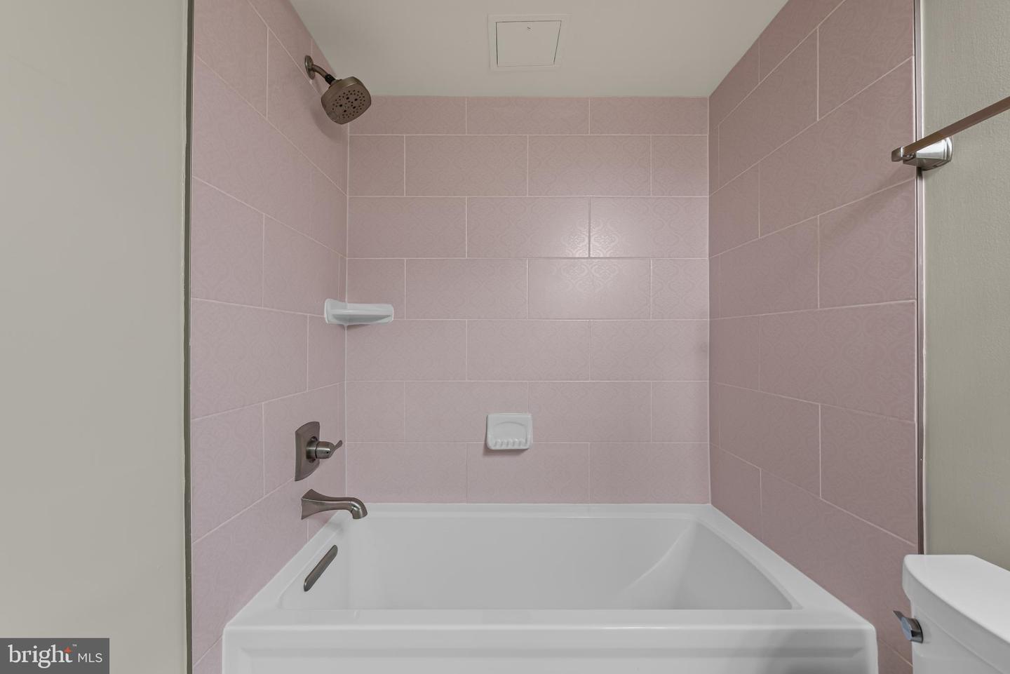 11841 SHIRE CT #2C, RESTON, Virginia 20191, 2 Bedrooms Bedrooms, 4 Rooms Rooms,1 BathroomBathrooms,Residential,For sale,11841 SHIRE CT #2C,VAFX2262564 MLS # VAFX2262564