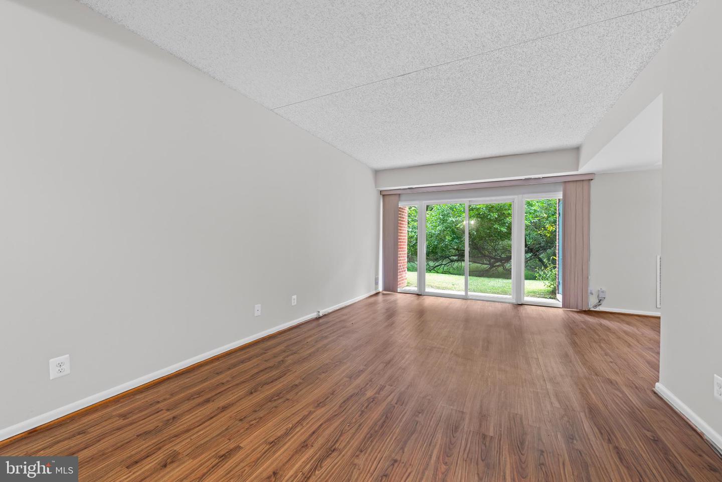 11841 SHIRE CT #2C, RESTON, Virginia 20191, 2 Bedrooms Bedrooms, 4 Rooms Rooms,1 BathroomBathrooms,Residential,For sale,11841 SHIRE CT #2C,VAFX2262564 MLS # VAFX2262564