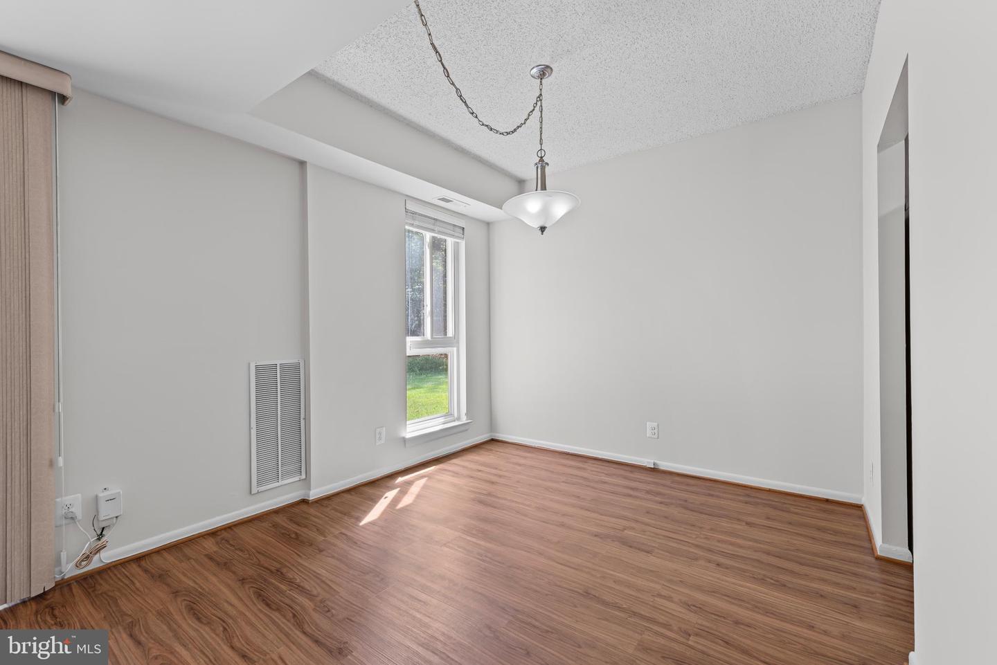 11841 SHIRE CT #2C, RESTON, Virginia 20191, 2 Bedrooms Bedrooms, 4 Rooms Rooms,1 BathroomBathrooms,Residential,For sale,11841 SHIRE CT #2C,VAFX2262564 MLS # VAFX2262564
