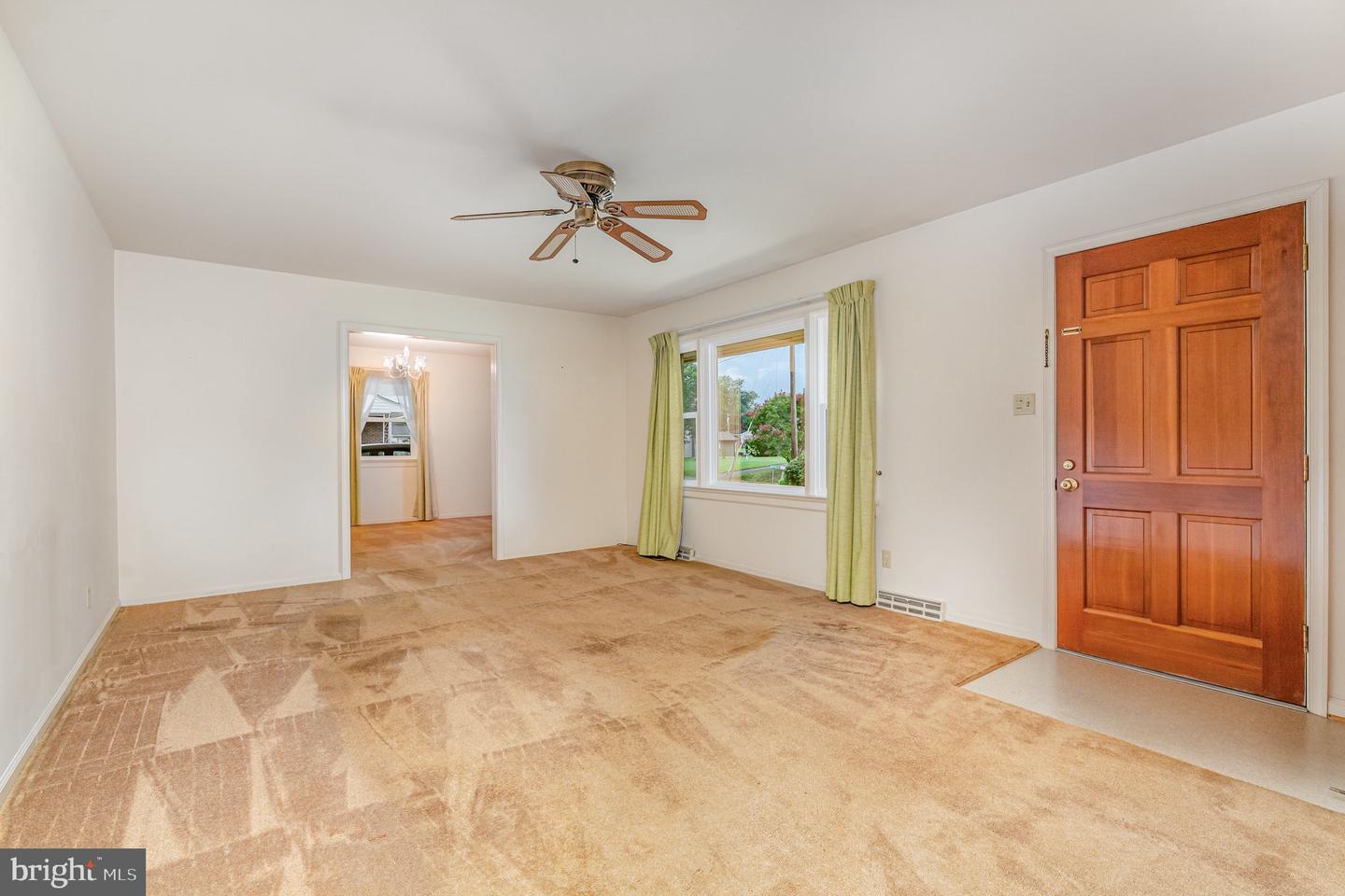 720 SPRING VALLEY DR, FREDERICKSBURG, Virginia 22405, 3 Bedrooms Bedrooms, ,1 BathroomBathrooms,Residential,For sale,720 SPRING VALLEY DR,VAST2042018 MLS # VAST2042018