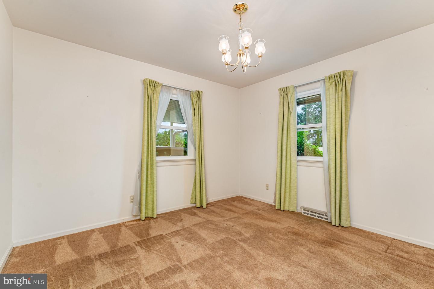 720 SPRING VALLEY DR, FREDERICKSBURG, Virginia 22405, 3 Bedrooms Bedrooms, ,1 BathroomBathrooms,Residential,For sale,720 SPRING VALLEY DR,VAST2042018 MLS # VAST2042018