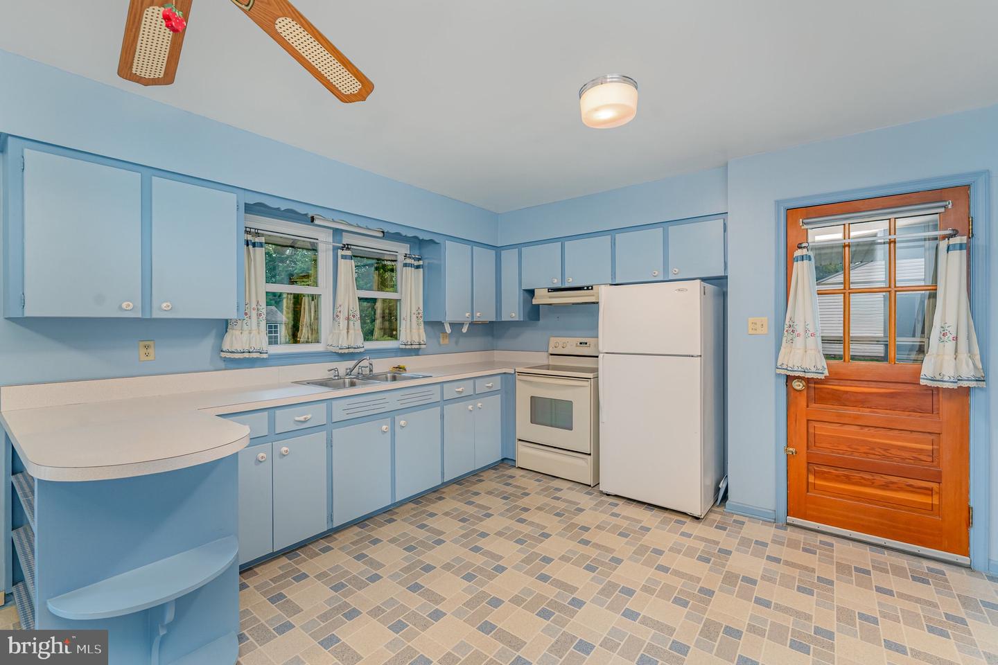 720 SPRING VALLEY DR, FREDERICKSBURG, Virginia 22405, 3 Bedrooms Bedrooms, ,1 BathroomBathrooms,Residential,For sale,720 SPRING VALLEY DR,VAST2042018 MLS # VAST2042018