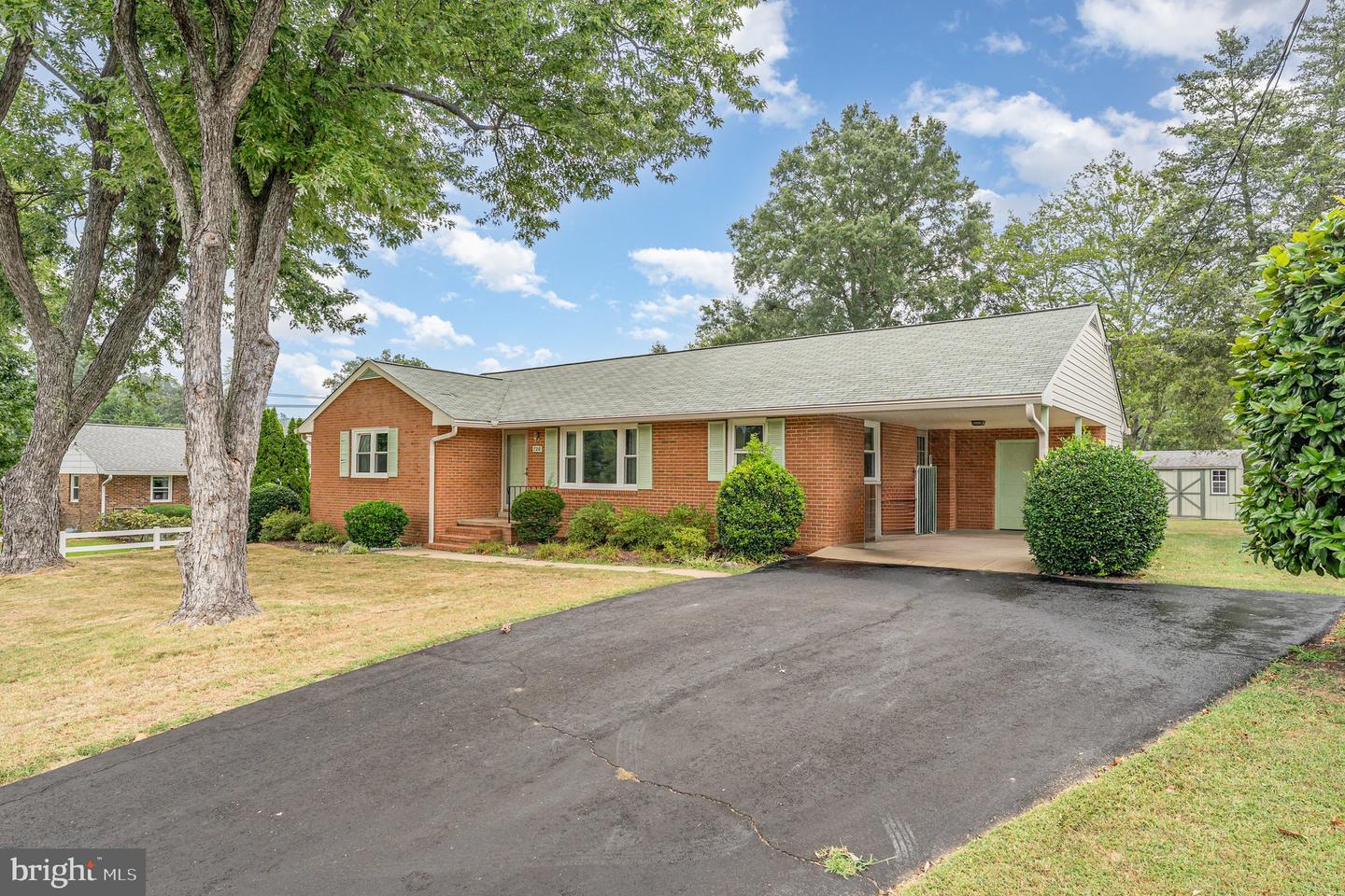 720 SPRING VALLEY DR, FREDERICKSBURG, Virginia 22405, 3 Bedrooms Bedrooms, ,1 BathroomBathrooms,Residential,For sale,720 SPRING VALLEY DR,VAST2042018 MLS # VAST2042018