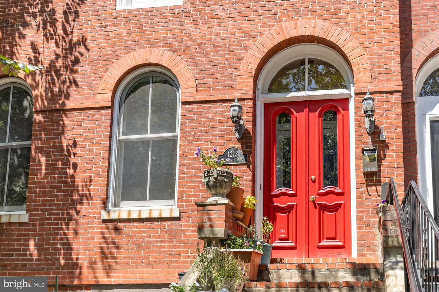 1213 Q ST NW, WASHINGTON, District Of Columbia 20009, 4 Bedrooms Bedrooms, ,3 BathroomsBathrooms,Residential,For sale,1213 Q ST NW,DCDC2216192 MLS # DCDC2216192