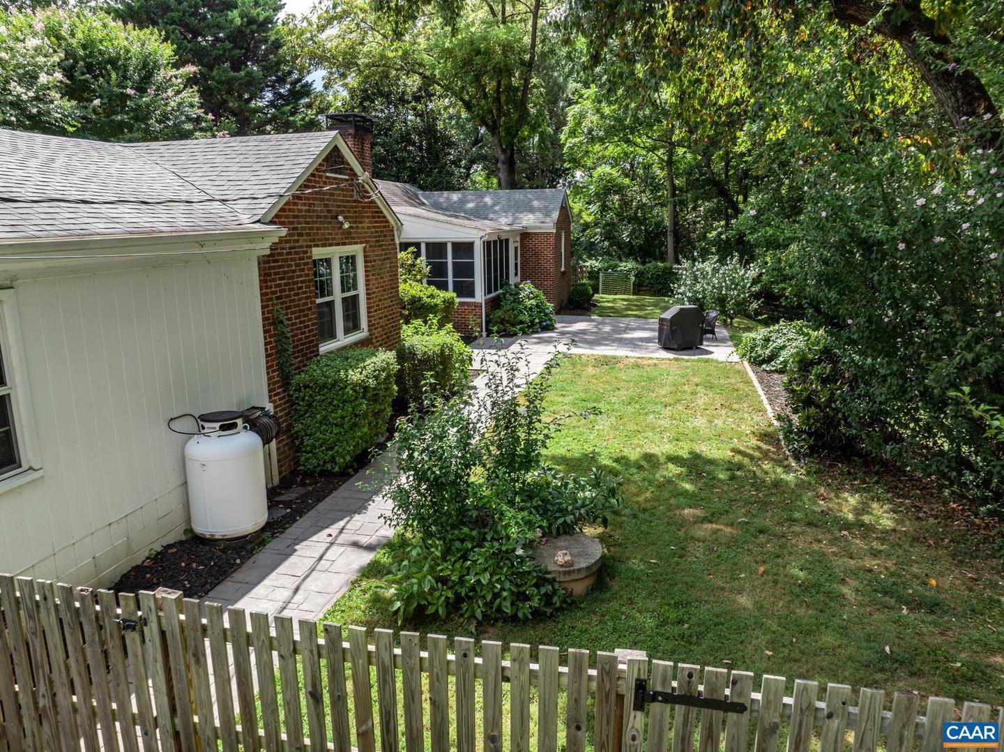 3304 KESWICK RD, KESWICK, Virginia 22947, 3 Bedrooms Bedrooms, ,2 BathroomsBathrooms,Residential,For sale,3304 KESWICK RD,668087 MLS # 668087