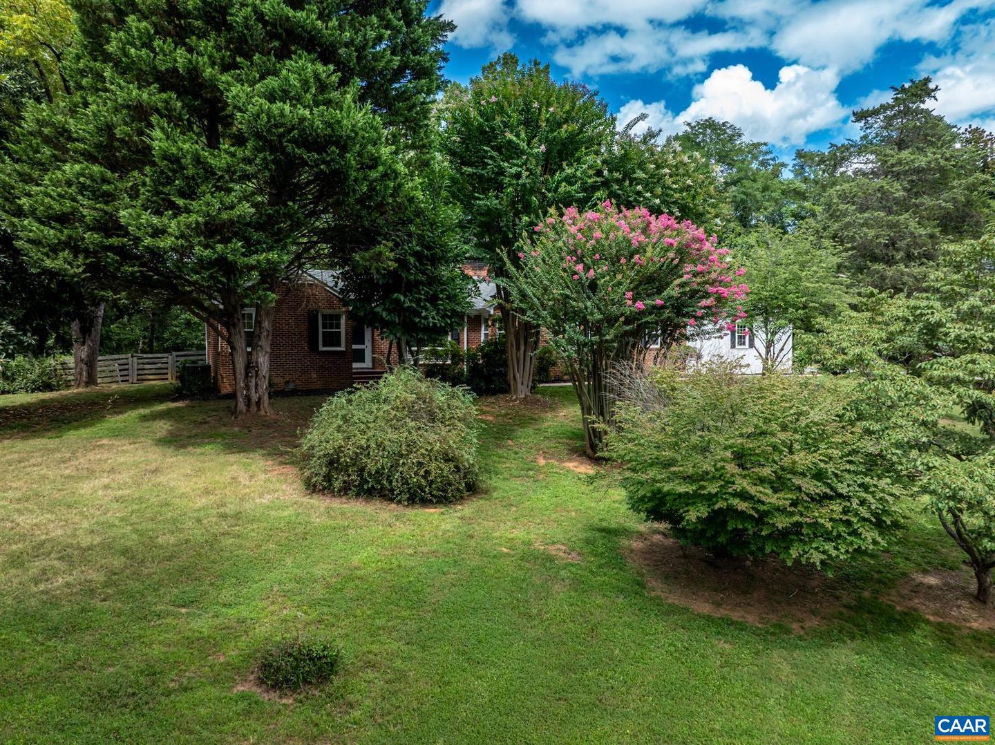 3304 KESWICK RD, KESWICK, Virginia 22947, 3 Bedrooms Bedrooms, ,2 BathroomsBathrooms,Residential,For sale,3304 KESWICK RD,668087 MLS # 668087
