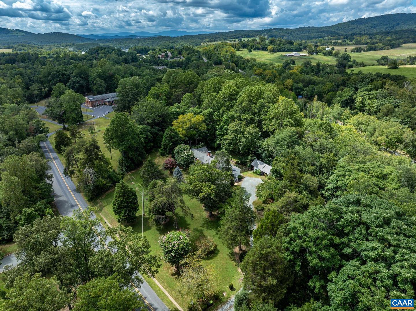 3304 KESWICK RD, KESWICK, Virginia 22947, 3 Bedrooms Bedrooms, ,2 BathroomsBathrooms,Residential,For sale,3304 KESWICK RD,668087 MLS # 668087