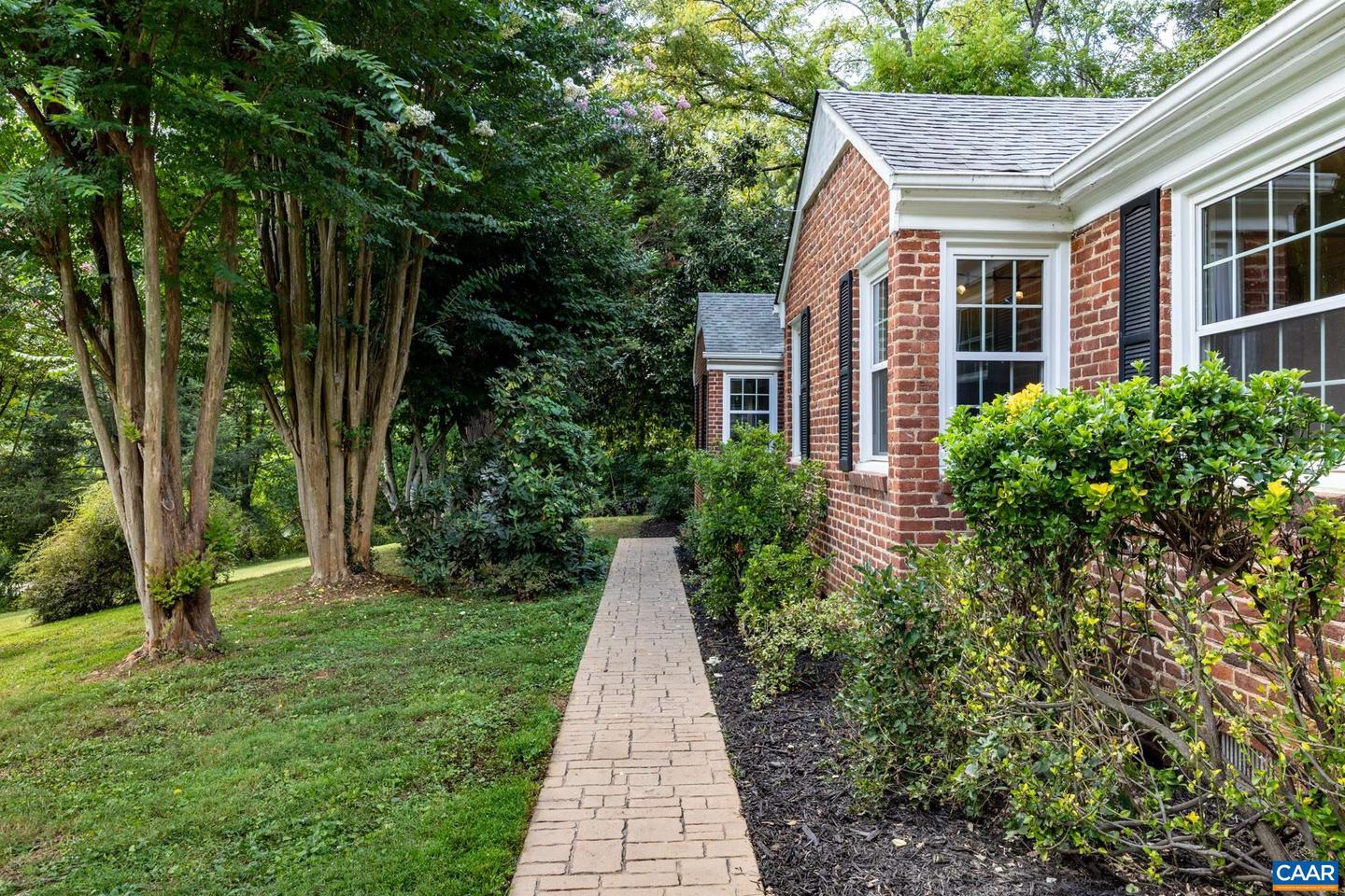 3304 KESWICK RD, KESWICK, Virginia 22947, 3 Bedrooms Bedrooms, ,2 BathroomsBathrooms,Residential,For sale,3304 KESWICK RD,668087 MLS # 668087