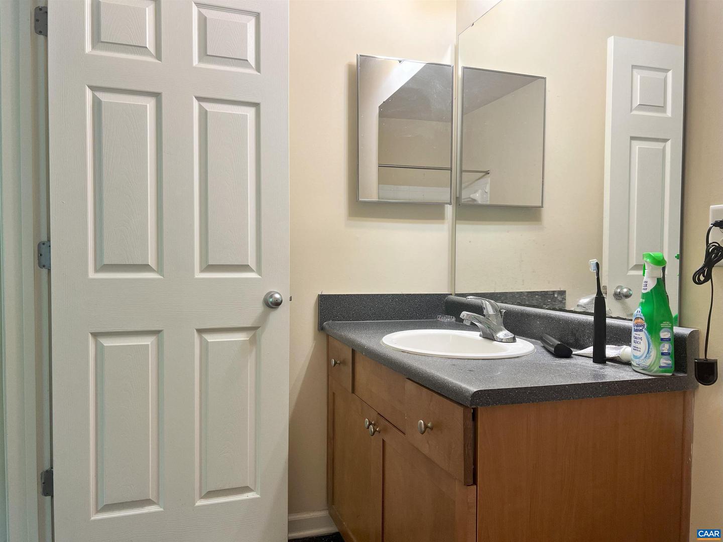 765 DENALI WAY #303, CHARLOTTESVILLE, Virginia 22903, 2 Bedrooms Bedrooms, ,2 BathroomsBathrooms,Residential,For sale,765 DENALI WAY #303,668091 MLS # 668091