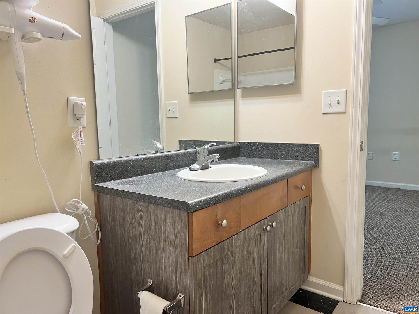 765 DENALI WAY #303, CHARLOTTESVILLE, Virginia 22903, 2 Bedrooms Bedrooms, ,2 BathroomsBathrooms,Residential,For sale,765 DENALI WAY #303,668091 MLS # 668091