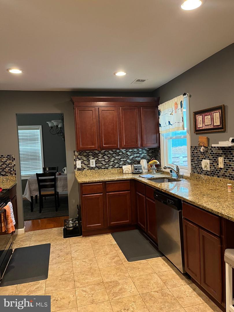 111 PARK HILL LN, STERLING, Virginia 20164, 4 Bedrooms Bedrooms, ,3 BathroomsBathrooms,Residential,For sale,111 PARK HILL LN,VALO2105060 MLS # VALO2105060