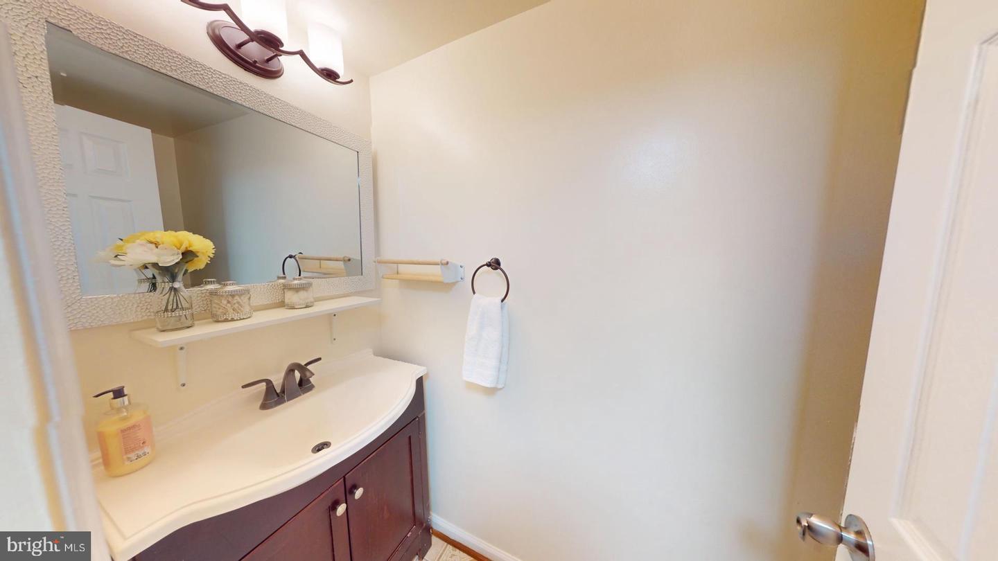 2217 SAUNDERS DR, HERNDON, Virginia 20170, 2 Bedrooms Bedrooms, ,2 BathroomsBathrooms,Residential,For sale,2217 SAUNDERS DR,VAFX2262666 MLS # VAFX2262666