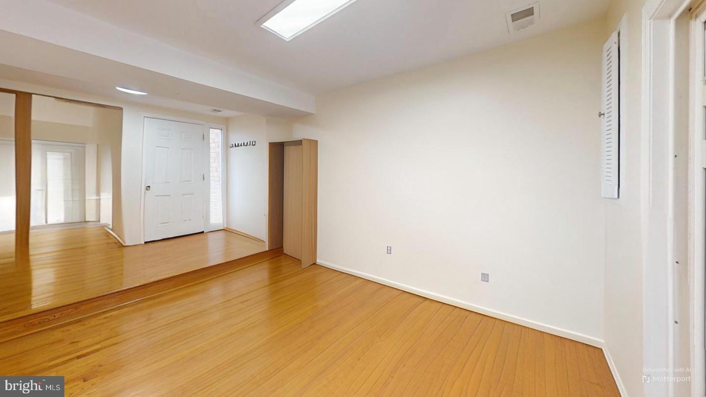 2217 SAUNDERS DR, HERNDON, Virginia 20170, 2 Bedrooms Bedrooms, ,2 BathroomsBathrooms,Residential,For sale,2217 SAUNDERS DR,VAFX2262666 MLS # VAFX2262666