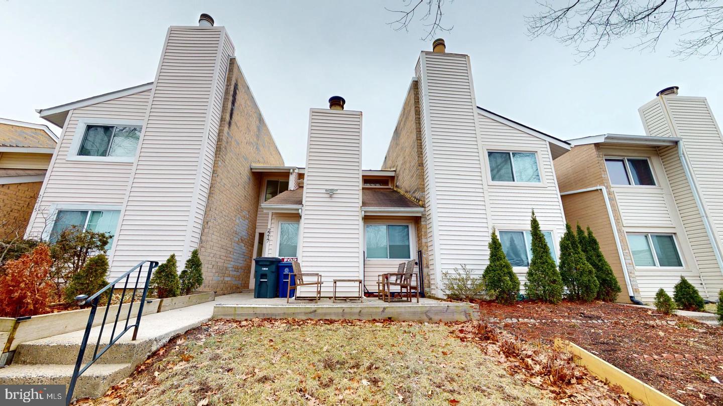 2217 SAUNDERS DR, HERNDON, Virginia 20170, 2 Bedrooms Bedrooms, ,2 BathroomsBathrooms,Residential,For sale,2217 SAUNDERS DR,VAFX2262666 MLS # VAFX2262666