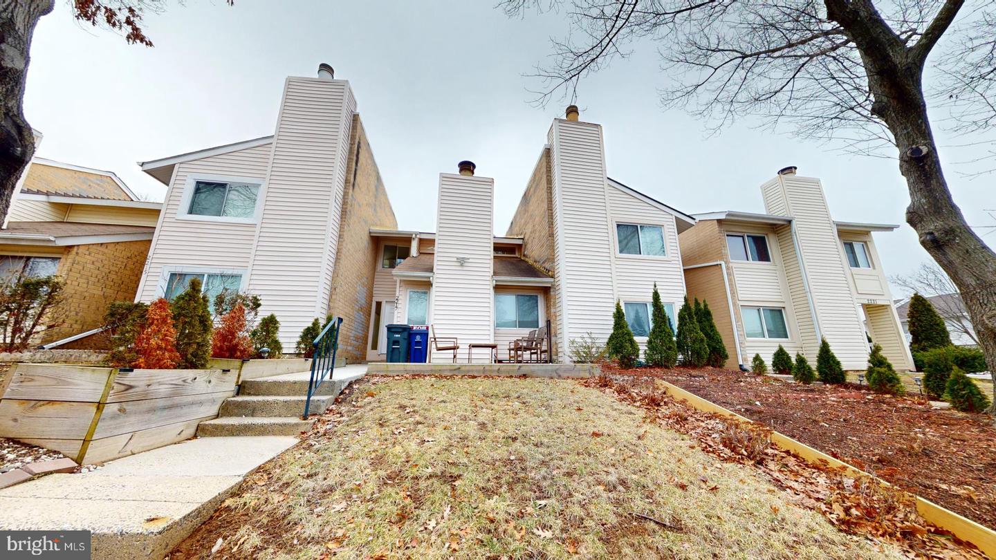 2217 SAUNDERS DR, HERNDON, Virginia 20170, 2 Bedrooms Bedrooms, ,2 BathroomsBathrooms,Residential,For sale,2217 SAUNDERS DR,VAFX2262666 MLS # VAFX2262666