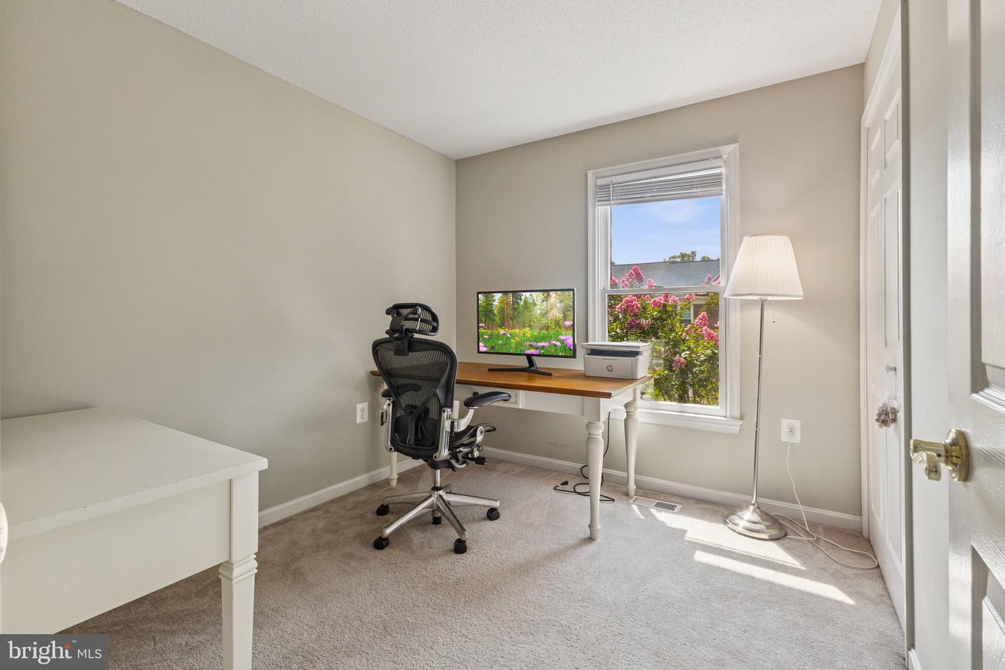 8110 SQUIRREL RUN RD, SPRINGFIELD, Virginia 22152, 3 Bedrooms Bedrooms, ,2 BathroomsBathrooms,Residential,For sale,8110 SQUIRREL RUN RD,VAFX2262722 MLS # VAFX2262722