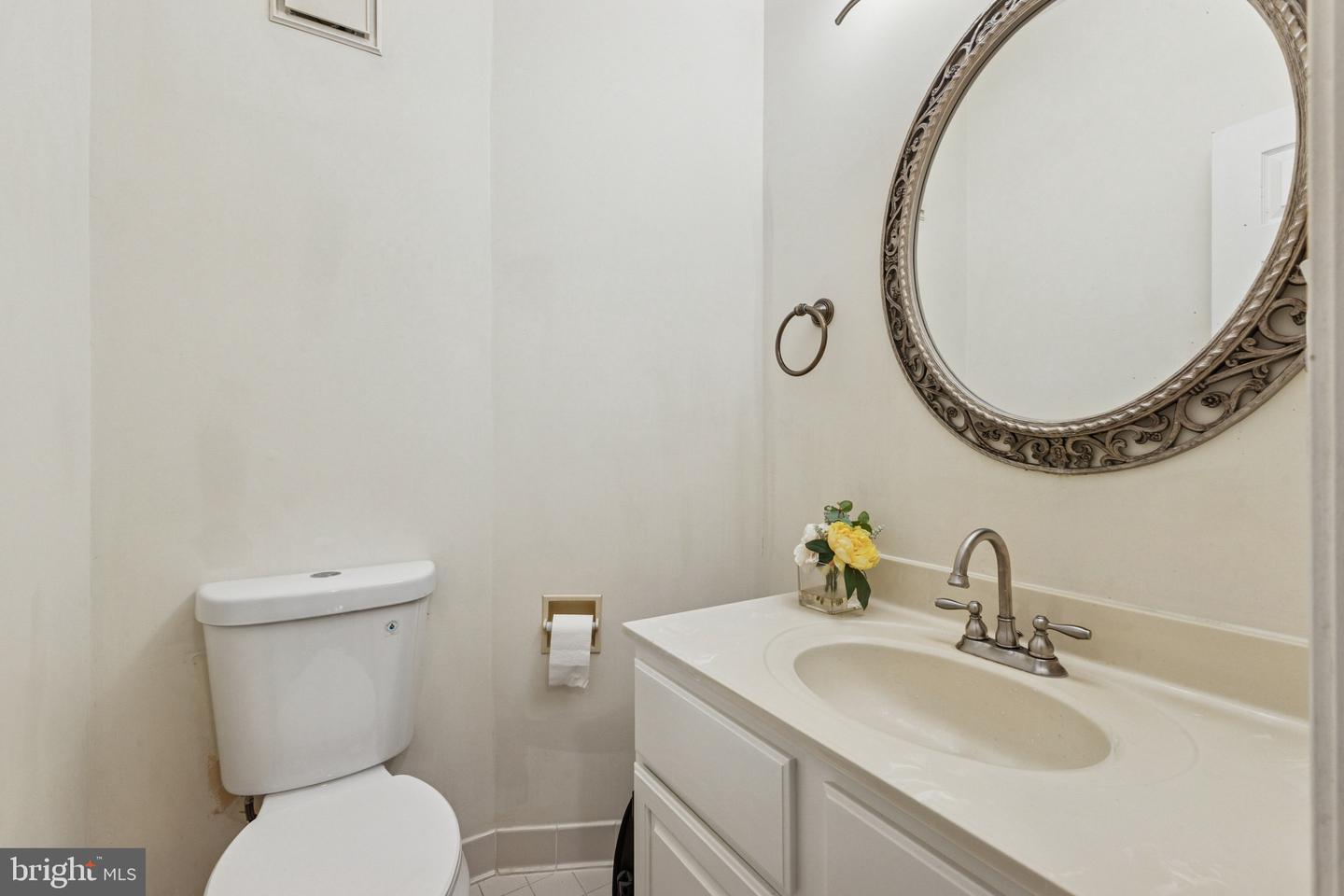 8110 SQUIRREL RUN RD, SPRINGFIELD, Virginia 22152, 3 Bedrooms Bedrooms, ,2 BathroomsBathrooms,Residential,For sale,8110 SQUIRREL RUN RD,VAFX2262722 MLS # VAFX2262722