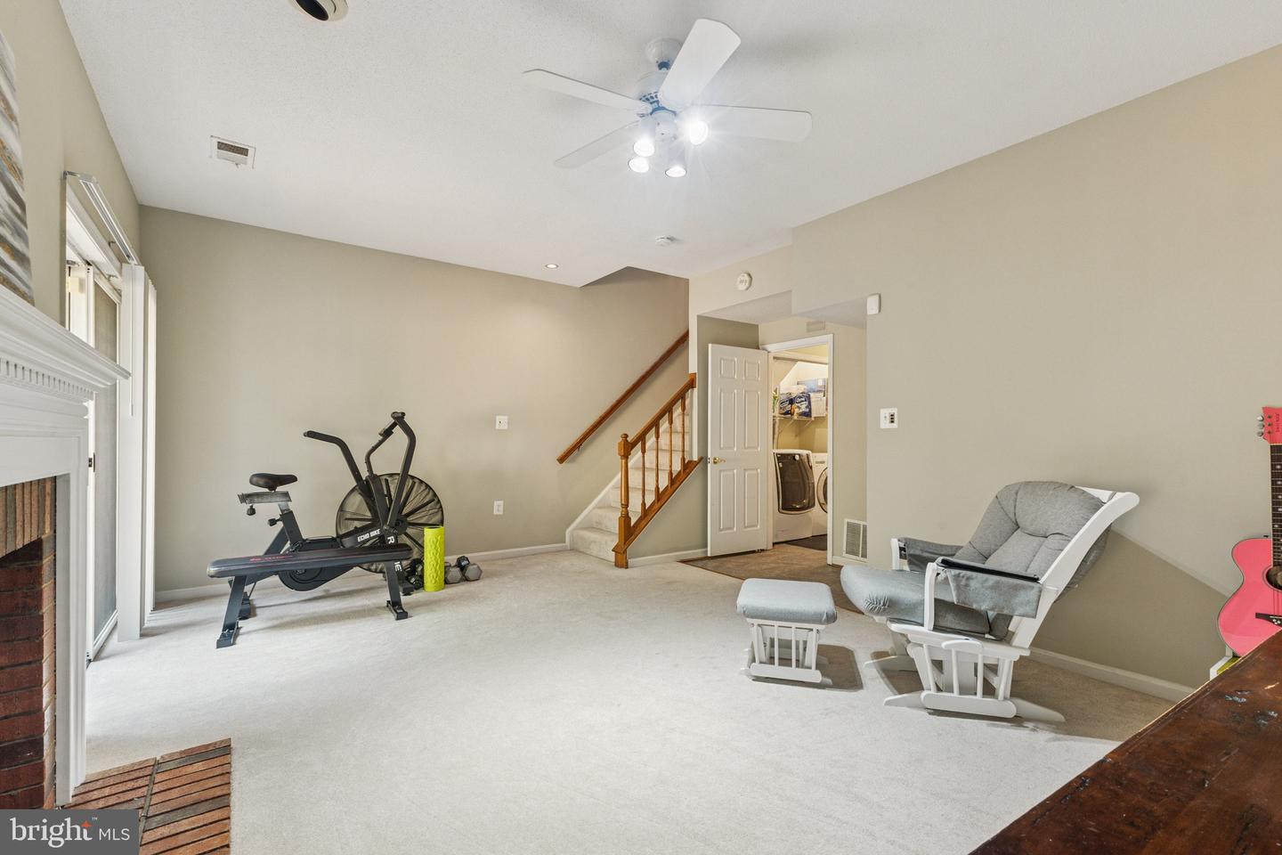 8110 SQUIRREL RUN RD, SPRINGFIELD, Virginia 22152, 3 Bedrooms Bedrooms, ,2 BathroomsBathrooms,Residential,For sale,8110 SQUIRREL RUN RD,VAFX2262722 MLS # VAFX2262722