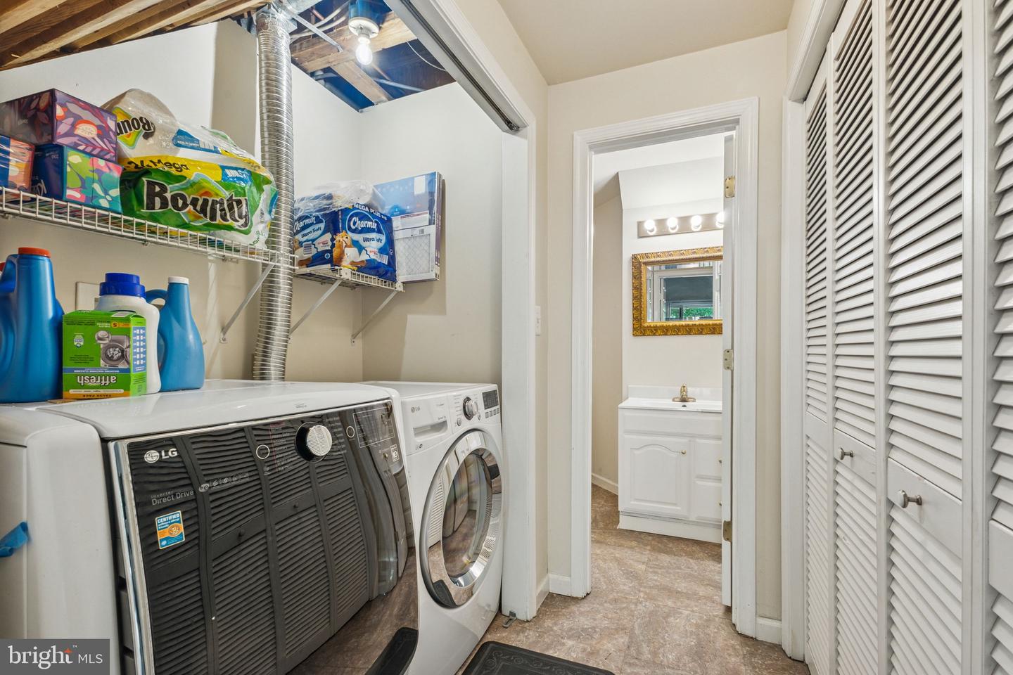 8110 SQUIRREL RUN RD, SPRINGFIELD, Virginia 22152, 3 Bedrooms Bedrooms, ,2 BathroomsBathrooms,Residential,For sale,8110 SQUIRREL RUN RD,VAFX2262722 MLS # VAFX2262722