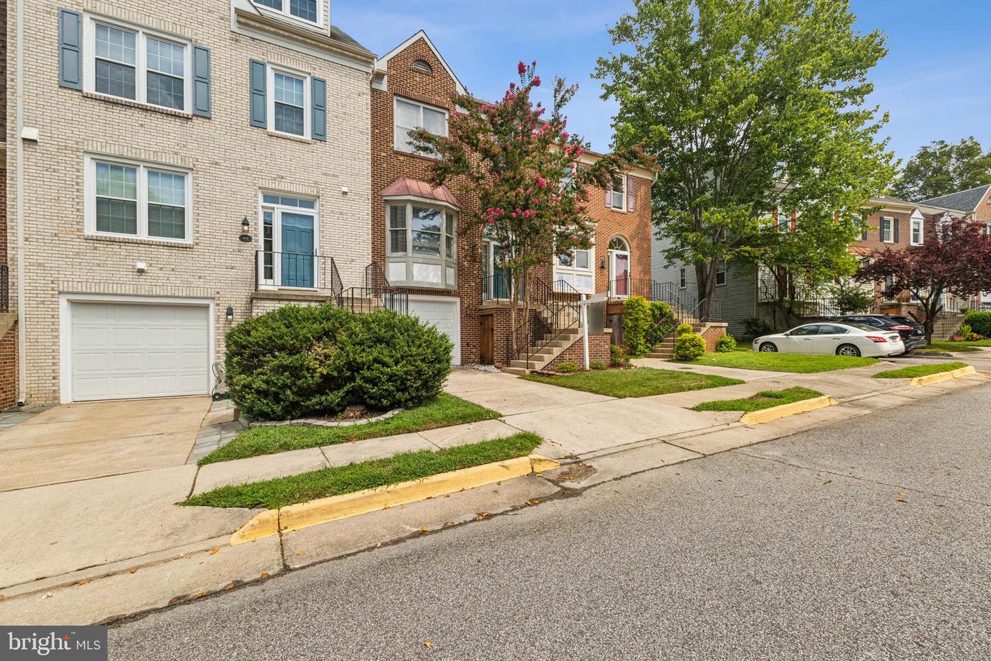8110 SQUIRREL RUN RD, SPRINGFIELD, Virginia 22152, 3 Bedrooms Bedrooms, ,2 BathroomsBathrooms,Residential,For sale,8110 SQUIRREL RUN RD,VAFX2262722 MLS # VAFX2262722