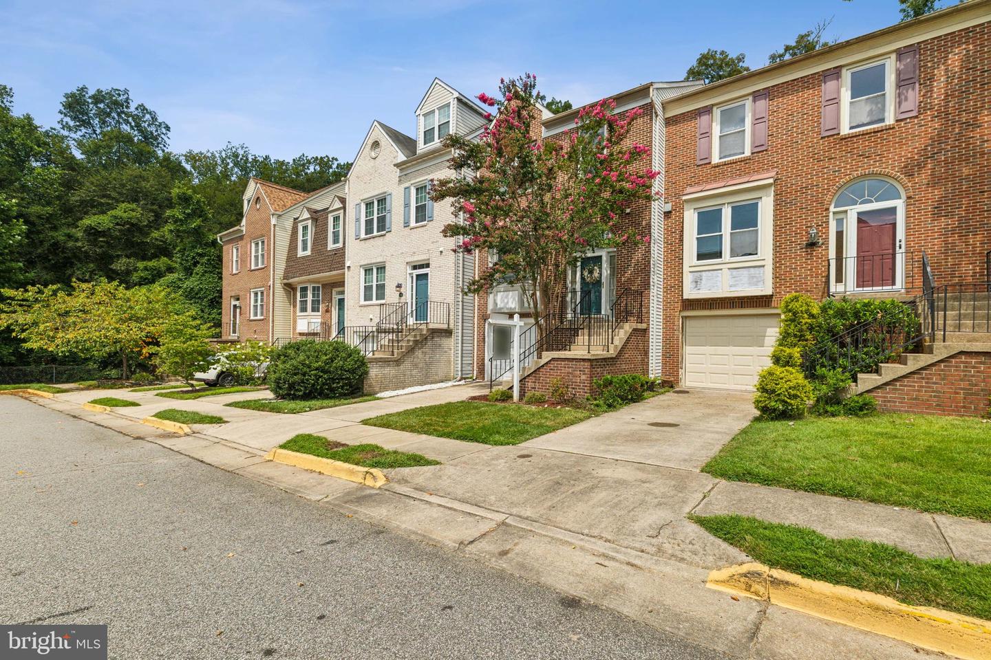 8110 SQUIRREL RUN RD, SPRINGFIELD, Virginia 22152, 3 Bedrooms Bedrooms, ,2 BathroomsBathrooms,Residential,For sale,8110 SQUIRREL RUN RD,VAFX2262722 MLS # VAFX2262722