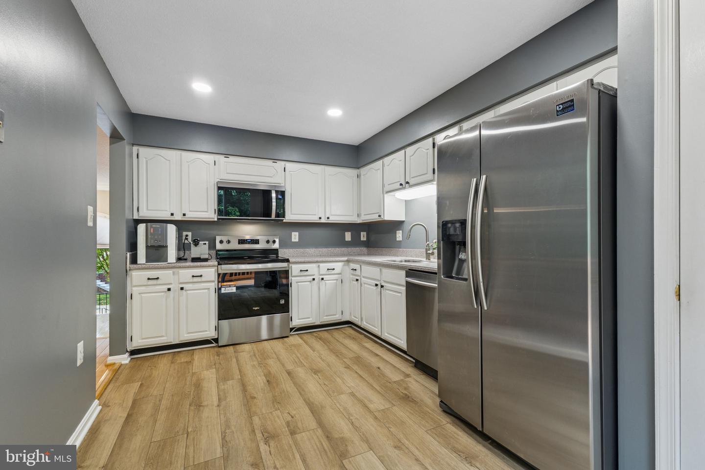 8110 SQUIRREL RUN RD, SPRINGFIELD, Virginia 22152, 3 Bedrooms Bedrooms, ,2 BathroomsBathrooms,Residential,For sale,8110 SQUIRREL RUN RD,VAFX2262722 MLS # VAFX2262722