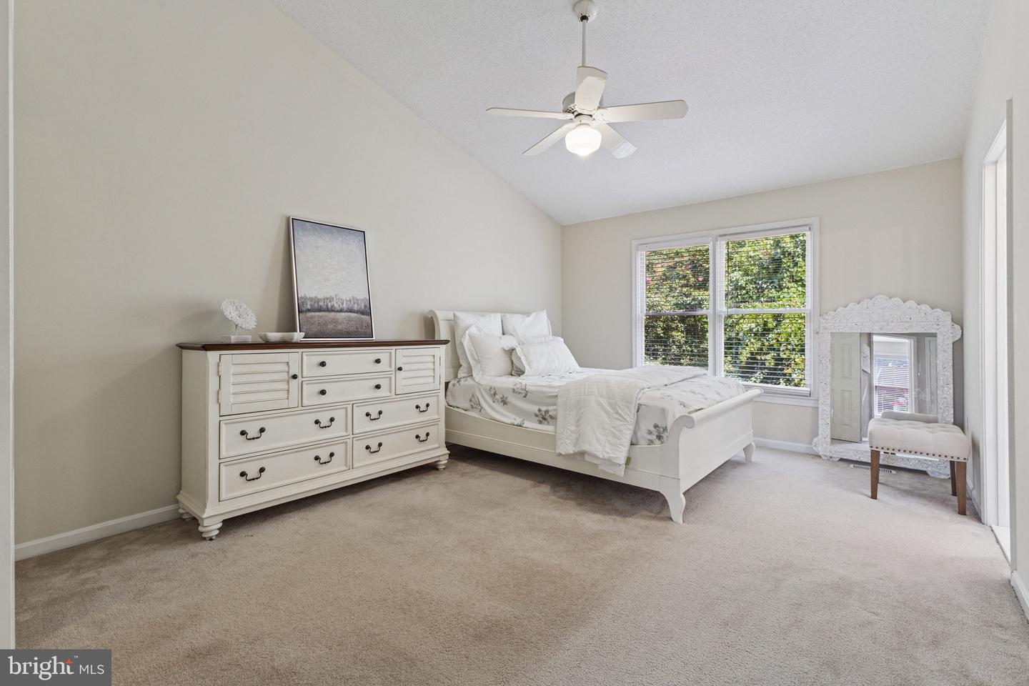 8110 SQUIRREL RUN RD, SPRINGFIELD, Virginia 22152, 3 Bedrooms Bedrooms, ,2 BathroomsBathrooms,Residential,For sale,8110 SQUIRREL RUN RD,VAFX2262722 MLS # VAFX2262722