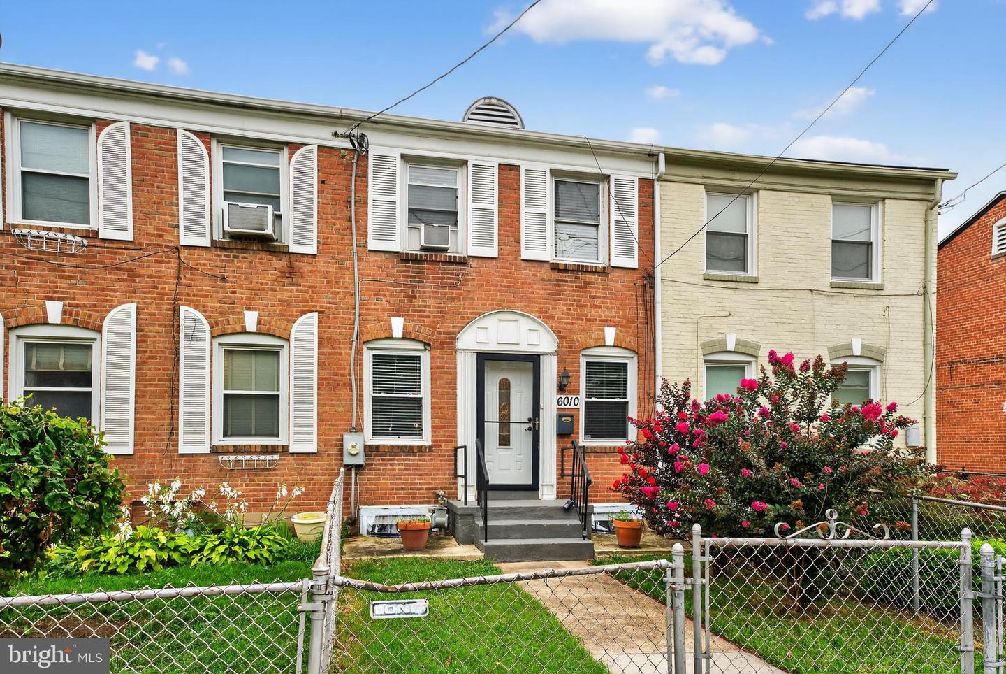 6010 EASTERN AVE NE, WASHINGTON, District Of Columbia 20011, 3 Bedrooms Bedrooms, ,2 BathroomsBathrooms,Residential,For sale,6010 EASTERN AVE NE,DCDC2199580 MLS # DCDC2199580