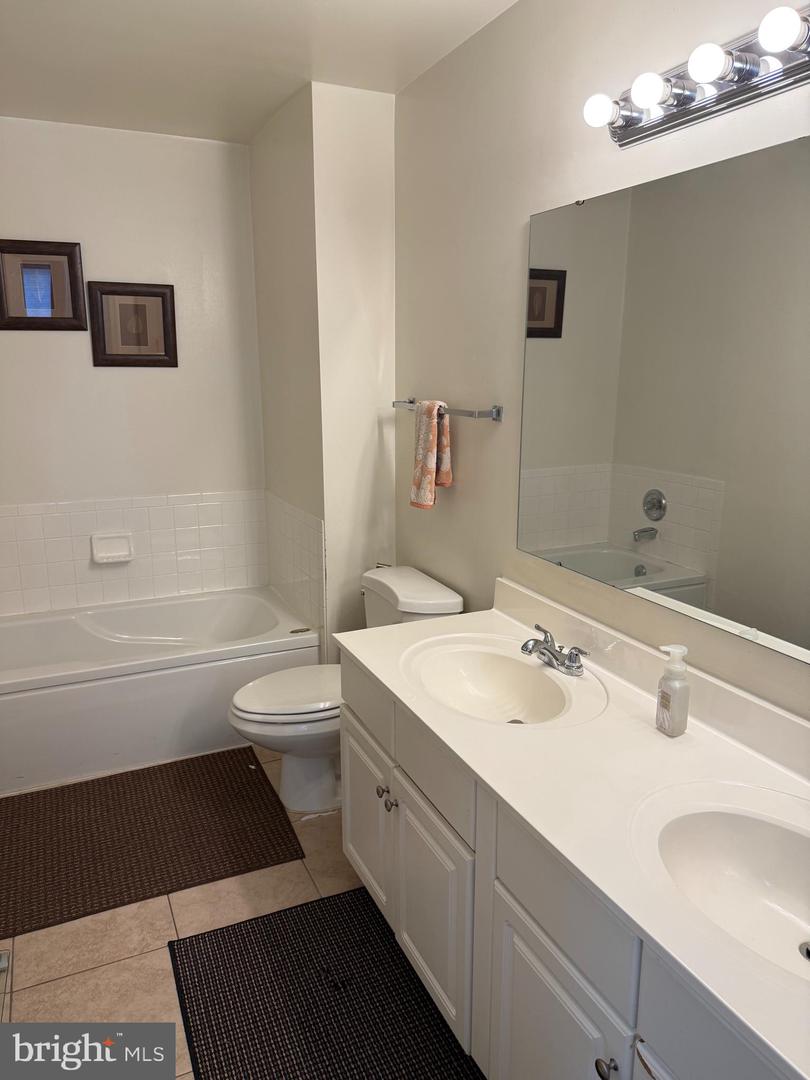 1236 WEATHERSTONE CT, RESTON, Virginia 20194, 3 Bedrooms Bedrooms, ,2 BathroomsBathrooms,Residential,For sale,1236 WEATHERSTONE CT,VAFX2239998 MLS # VAFX2239998