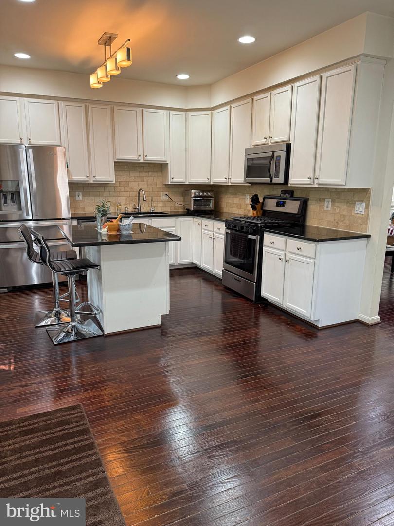 1236 WEATHERSTONE CT, RESTON, Virginia 20194, 3 Bedrooms Bedrooms, ,2 BathroomsBathrooms,Residential,For sale,1236 WEATHERSTONE CT,VAFX2239998 MLS # VAFX2239998