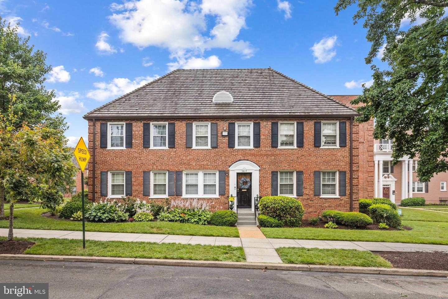 3817 V ST SE, WASHINGTON, District Of Columbia 20020, 2 Bedrooms Bedrooms, ,1 BathroomBathrooms,Residential,For sale,3817 V ST SE,DCDC2202564 MLS # DCDC2202564