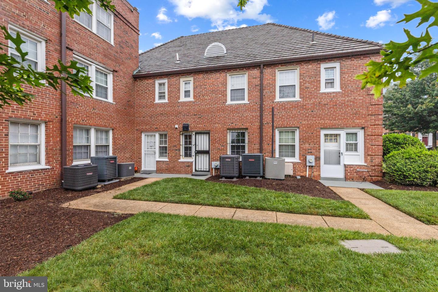 3817 V ST SE, WASHINGTON, District Of Columbia 20020, 2 Bedrooms Bedrooms, ,1 BathroomBathrooms,Residential,For sale,3817 V ST SE,DCDC2202564 MLS # DCDC2202564