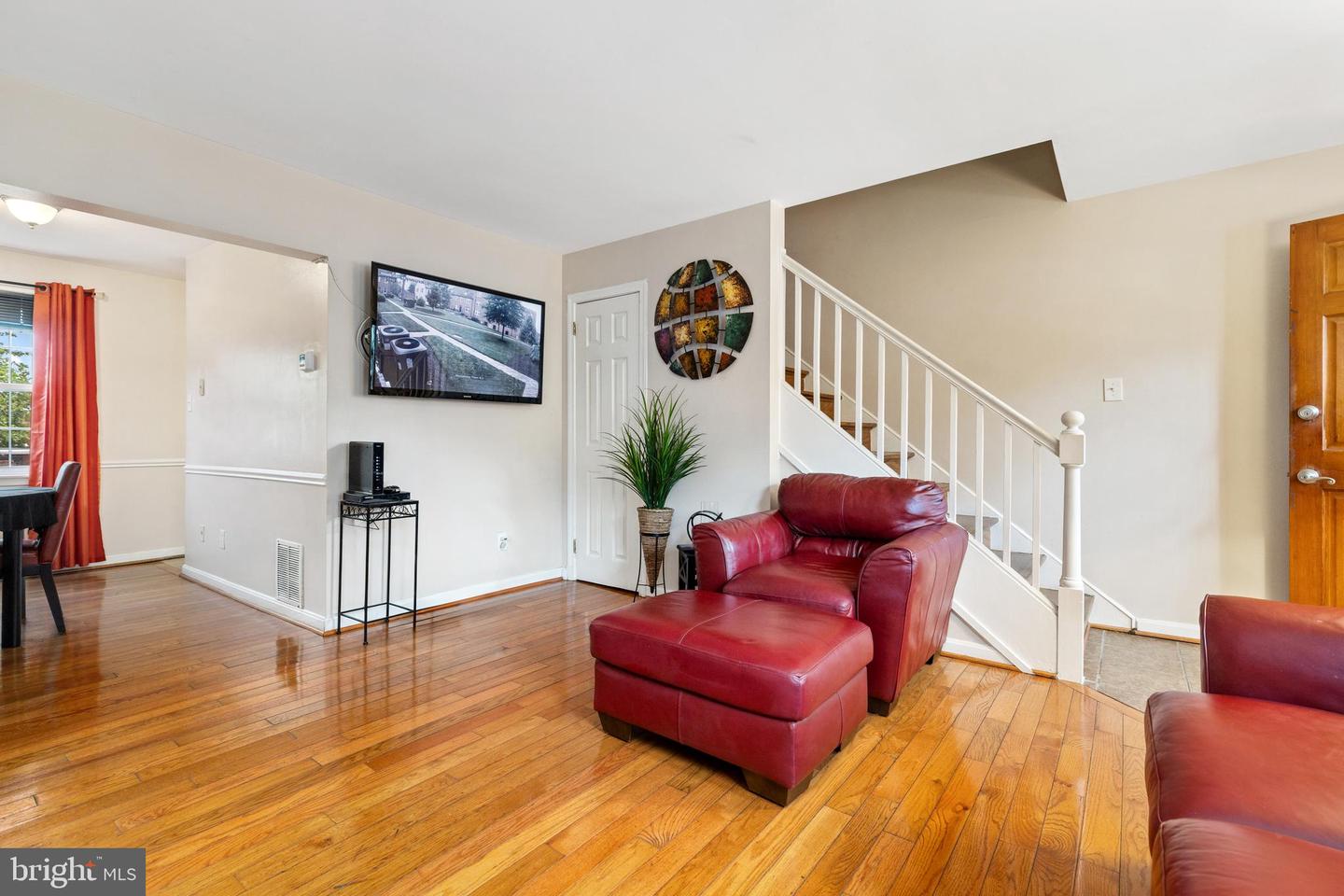 3817 V ST SE, WASHINGTON, District Of Columbia 20020, 2 Bedrooms Bedrooms, ,1 BathroomBathrooms,Residential,For sale,3817 V ST SE,DCDC2202564 MLS # DCDC2202564