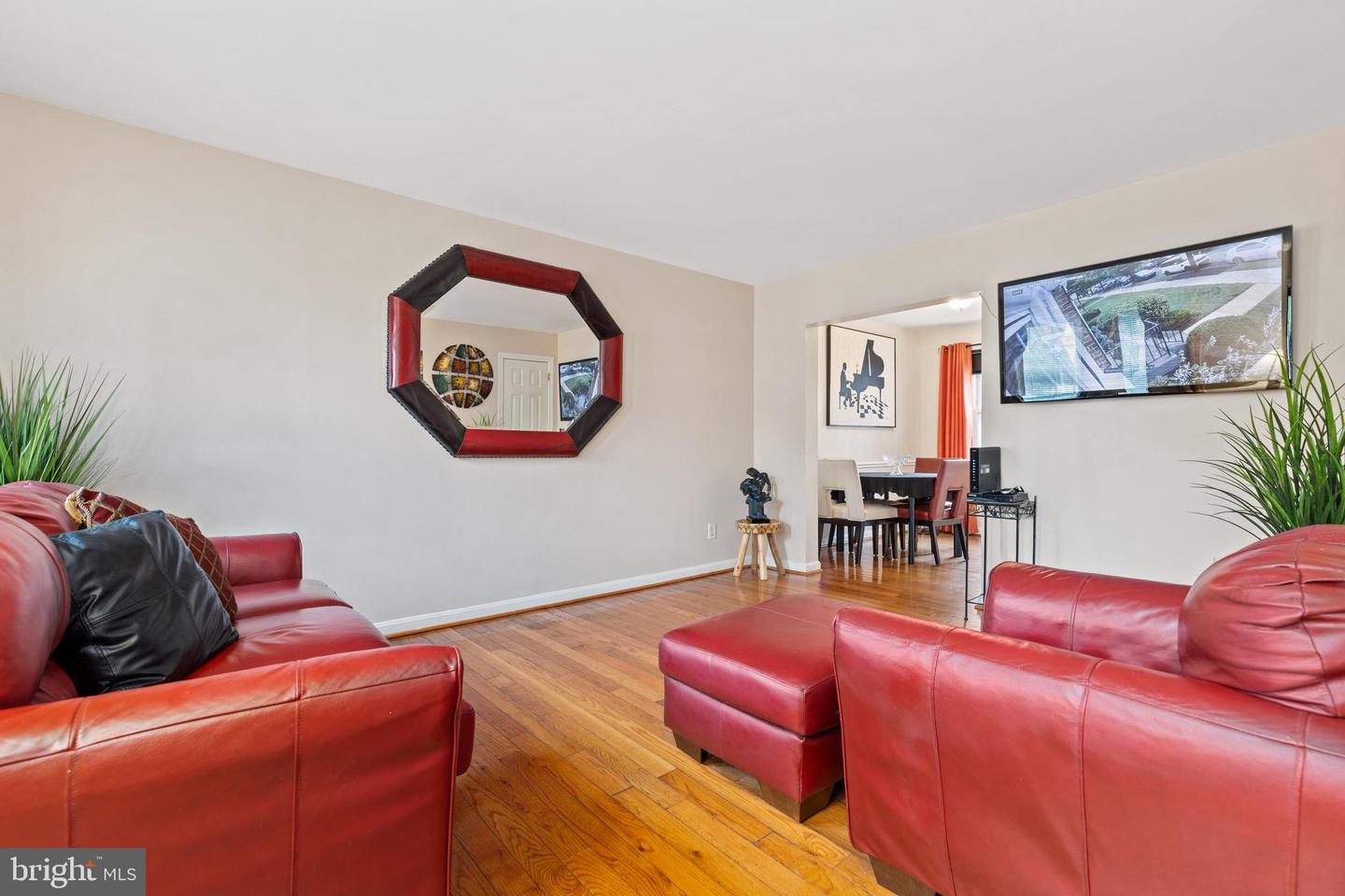 3817 V ST SE, WASHINGTON, District Of Columbia 20020, 2 Bedrooms Bedrooms, ,1 BathroomBathrooms,Residential,For sale,3817 V ST SE,DCDC2202564 MLS # DCDC2202564
