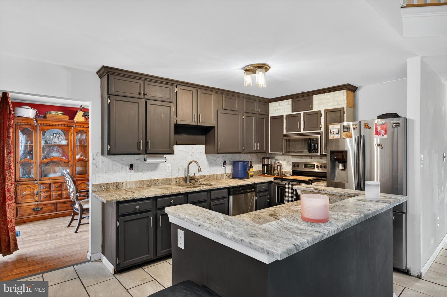 902 OLD RIVER WAY CT, STERLING, Virginia 20164, 3 Bedrooms Bedrooms, ,2 BathroomsBathrooms,Residential,For sale,902 OLD RIVER WAY CT,VALO2100216 MLS # VALO2100216