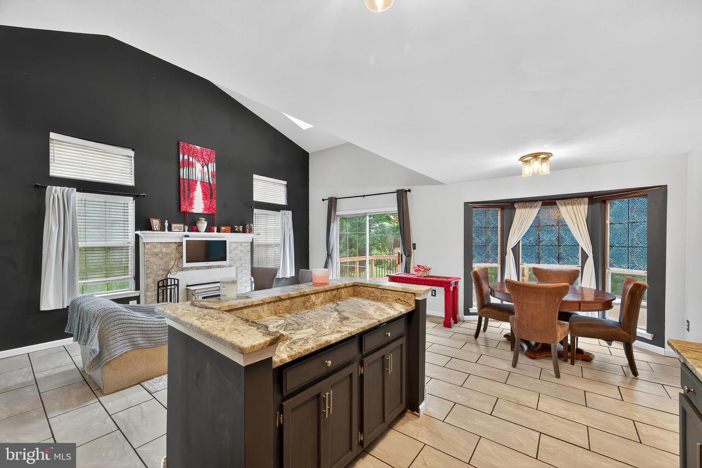902 OLD RIVER WAY CT, STERLING, Virginia 20164, 3 Bedrooms Bedrooms, ,2 BathroomsBathrooms,Residential,For sale,902 OLD RIVER WAY CT,VALO2100216 MLS # VALO2100216