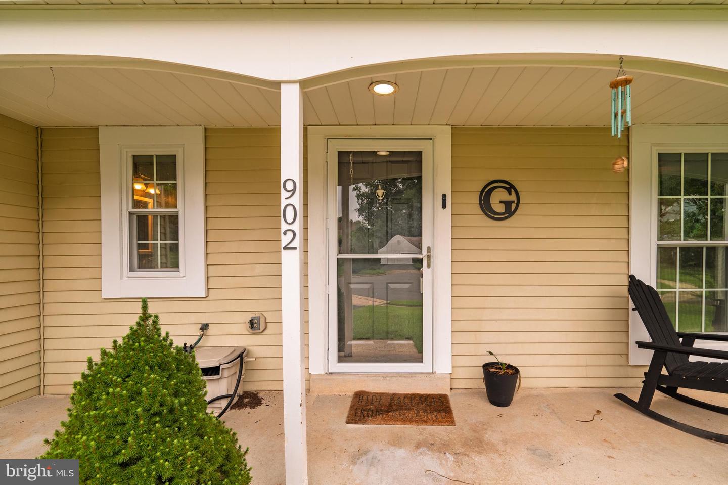 902 OLD RIVER WAY CT, STERLING, Virginia 20164, 3 Bedrooms Bedrooms, ,2 BathroomsBathrooms,Residential,For sale,902 OLD RIVER WAY CT,VALO2100216 MLS # VALO2100216