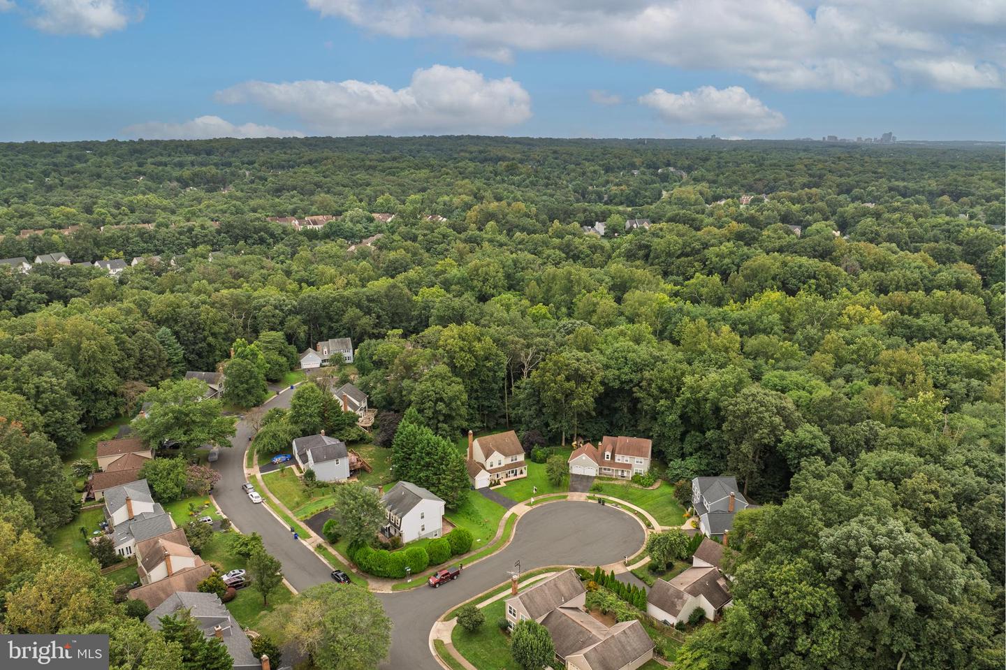 902 OLD RIVER WAY CT, STERLING, Virginia 20164, 3 Bedrooms Bedrooms, ,2 BathroomsBathrooms,Residential,For sale,902 OLD RIVER WAY CT,VALO2100216 MLS # VALO2100216