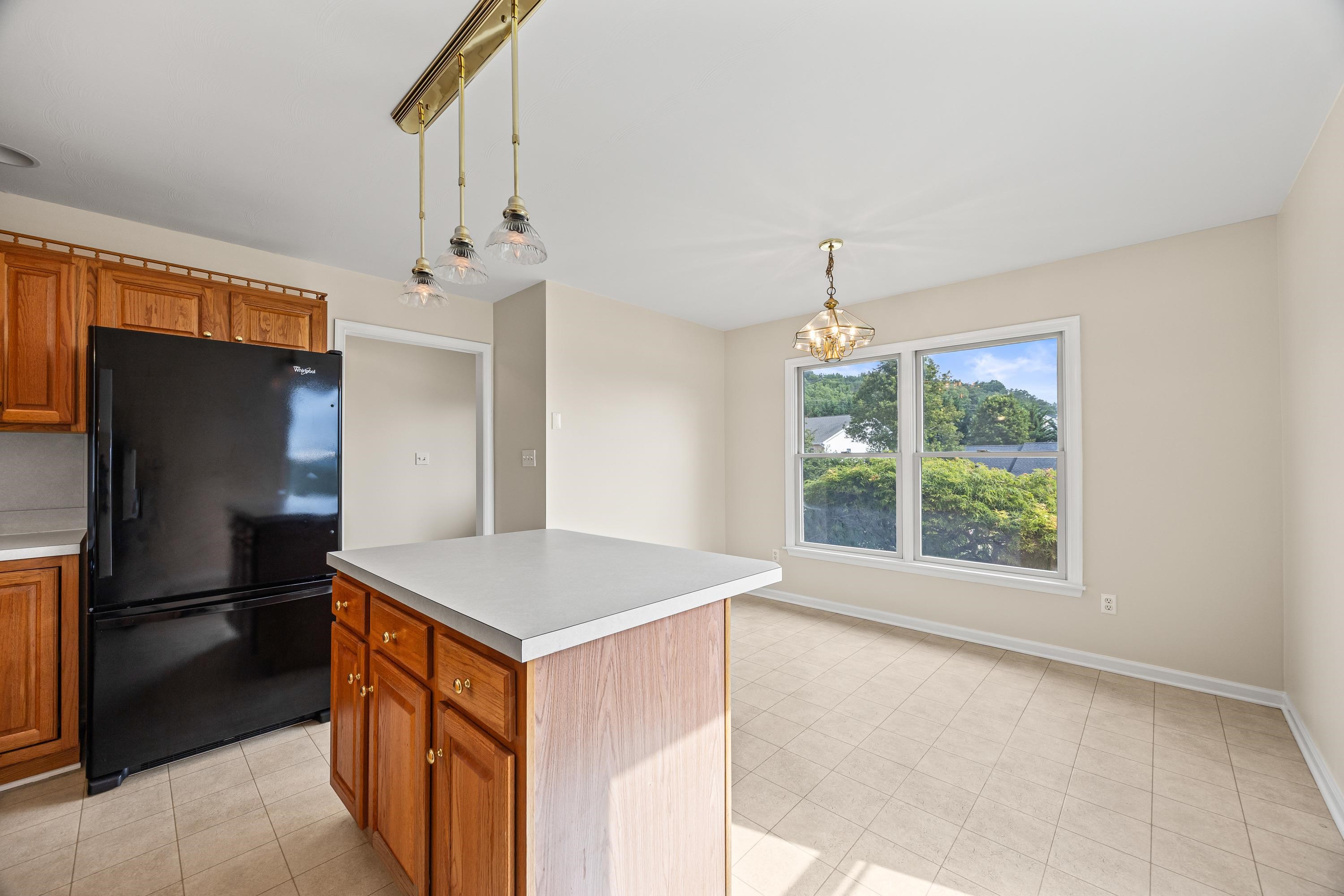 412 DIANA CT, ROCKINGHAM, Virginia 22801, 2 Bedrooms Bedrooms, ,2 BathroomsBathrooms,Residential,412 DIANA CT,668106 MLS # 668106