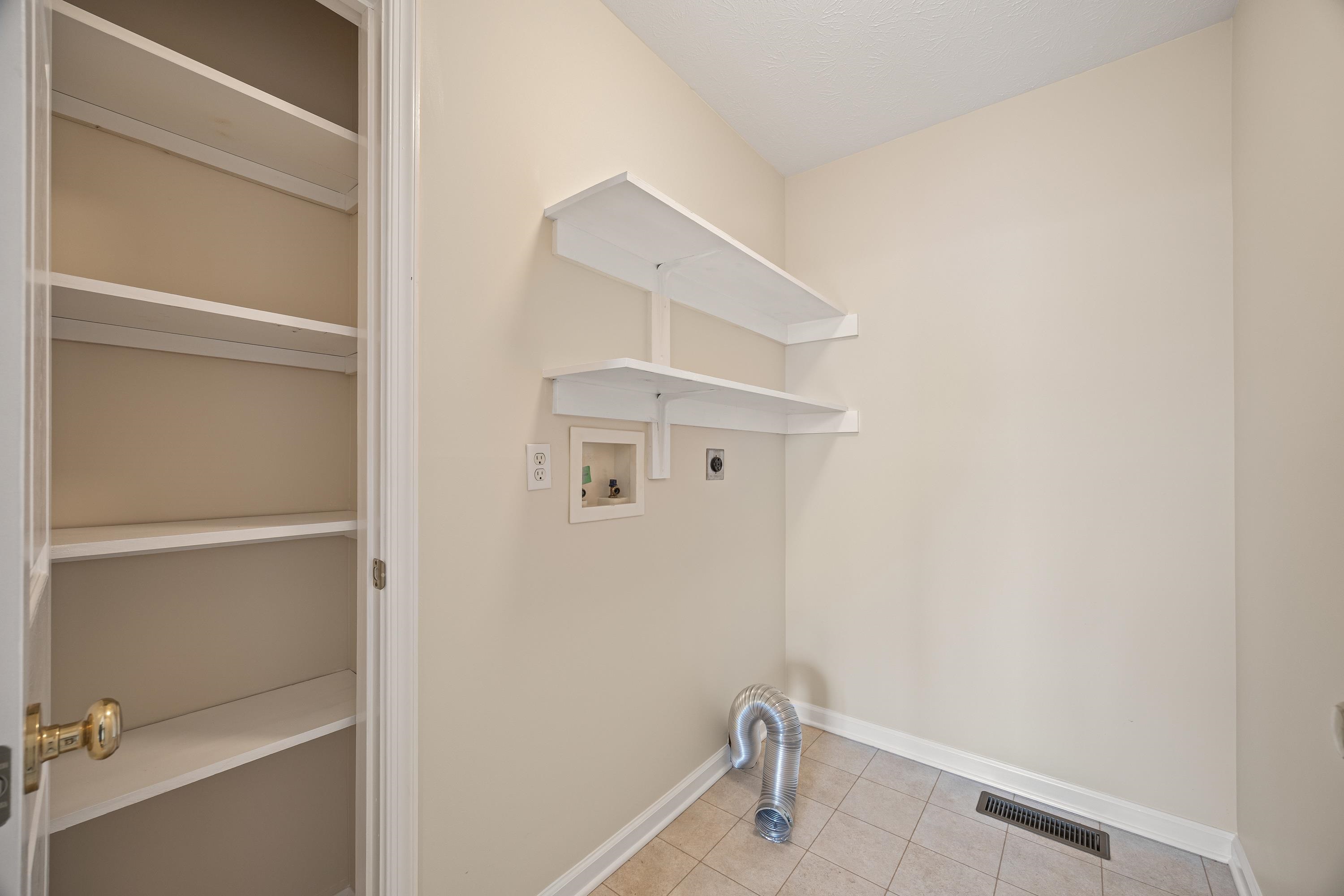 412 DIANA CT, ROCKINGHAM, Virginia 22801, 2 Bedrooms Bedrooms, ,2 BathroomsBathrooms,Residential,412 DIANA CT,668106 MLS # 668106