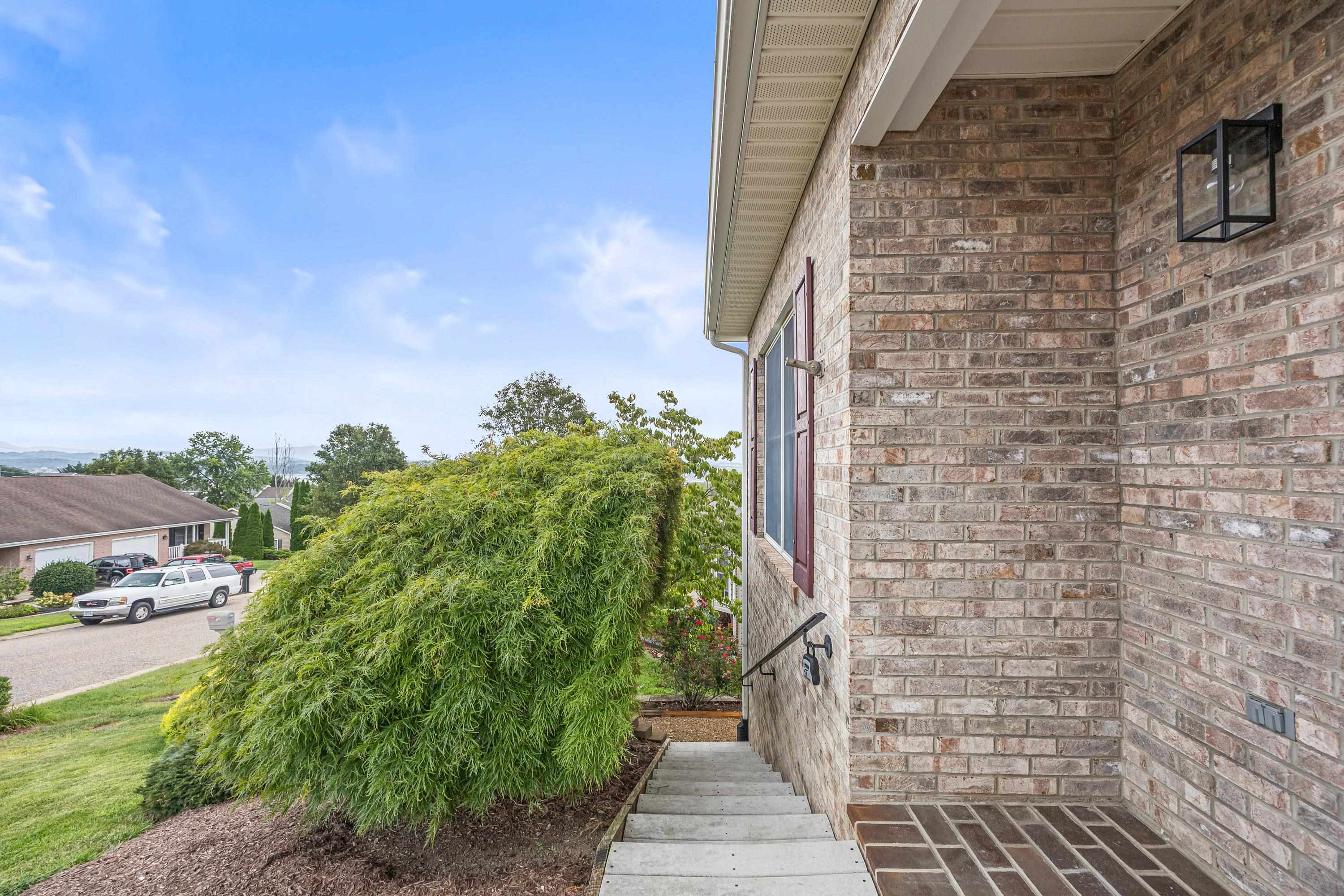 412 DIANA CT, ROCKINGHAM, Virginia 22801, 2 Bedrooms Bedrooms, ,2 BathroomsBathrooms,Residential,412 DIANA CT,668106 MLS # 668106
