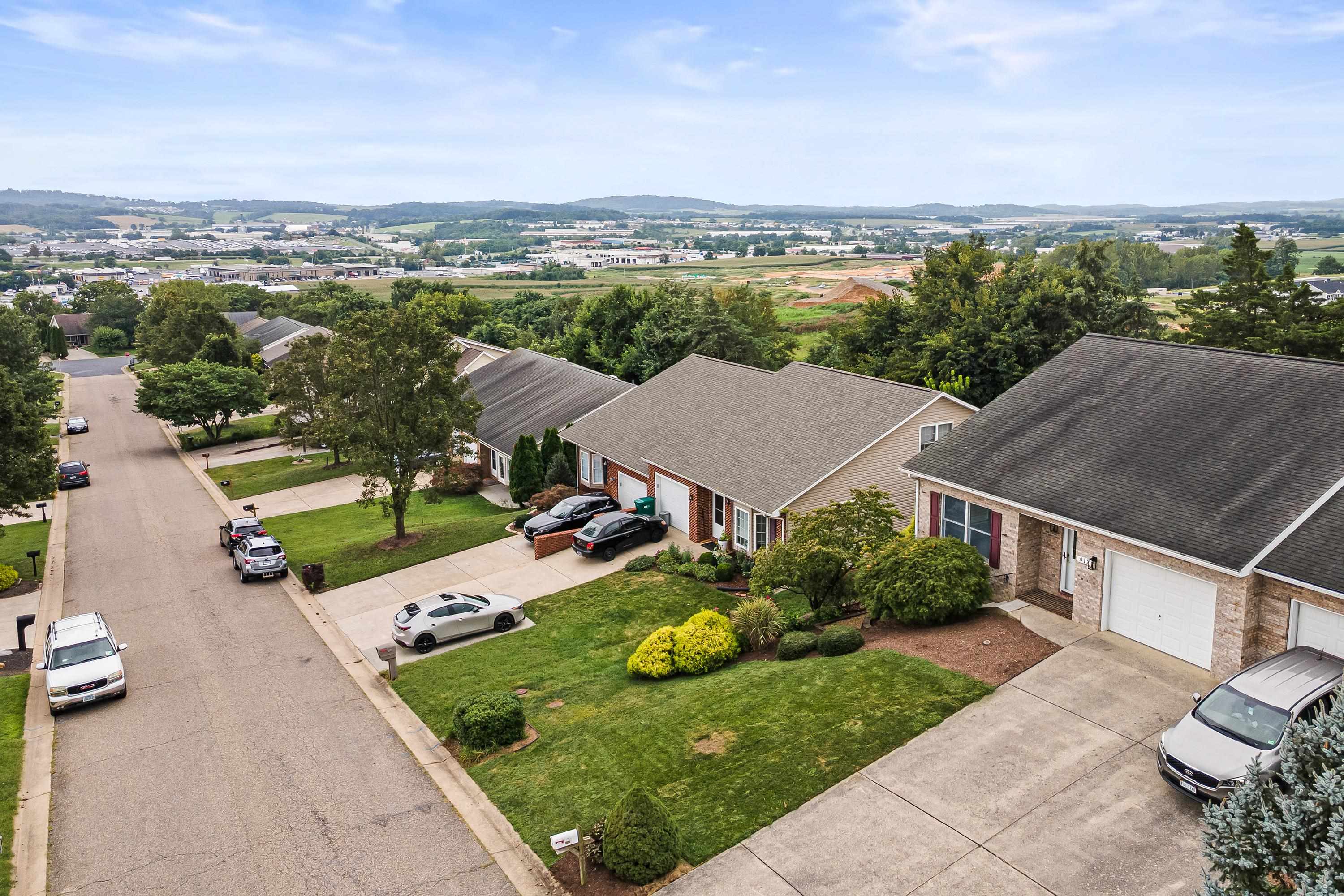 412 DIANA CT, ROCKINGHAM, Virginia 22801, 2 Bedrooms Bedrooms, ,2 BathroomsBathrooms,Residential,412 DIANA CT,668106 MLS # 668106