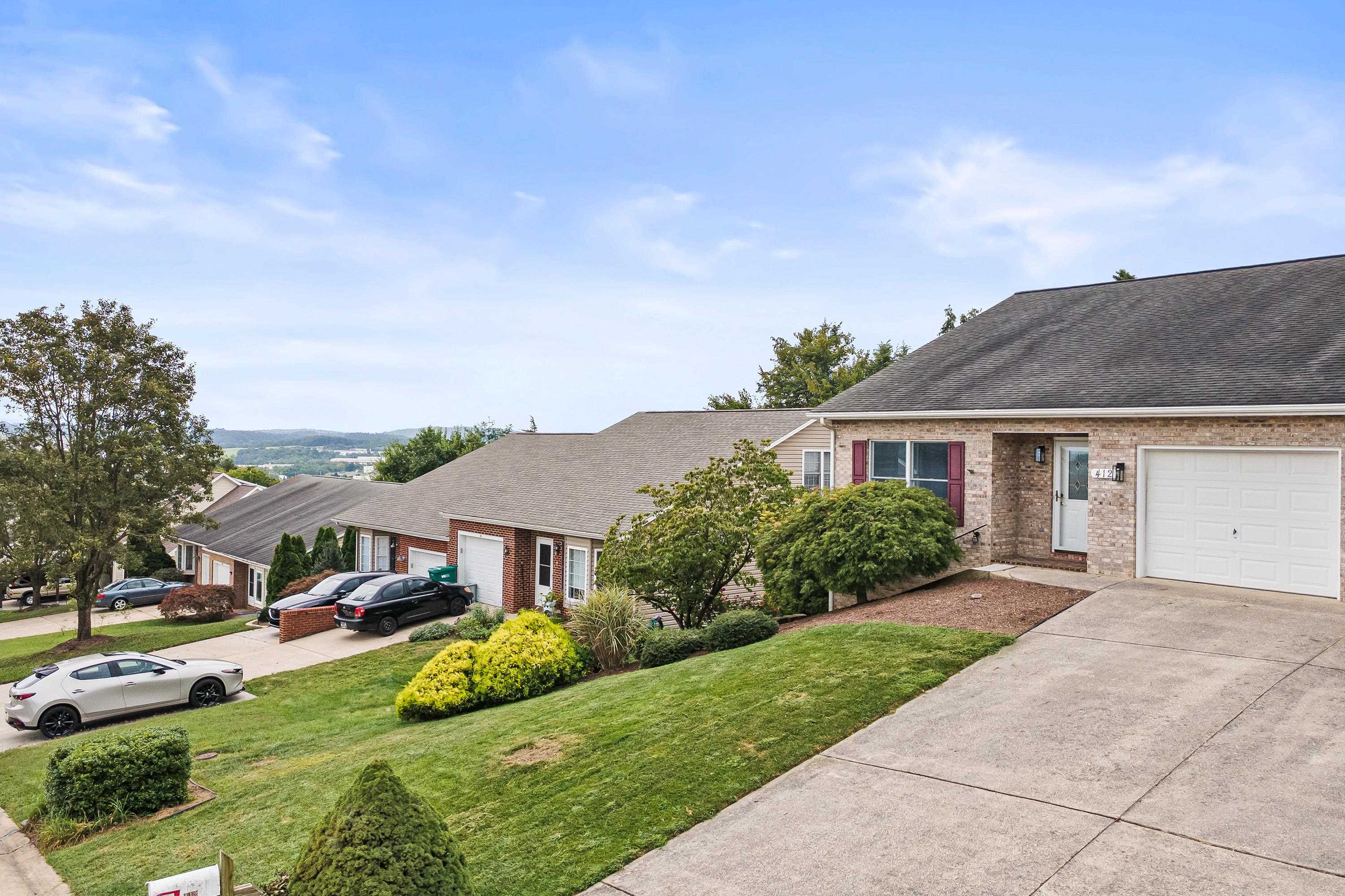 412 DIANA CT, ROCKINGHAM, Virginia 22801, 2 Bedrooms Bedrooms, ,2 BathroomsBathrooms,Residential,412 DIANA CT,668106 MLS # 668106