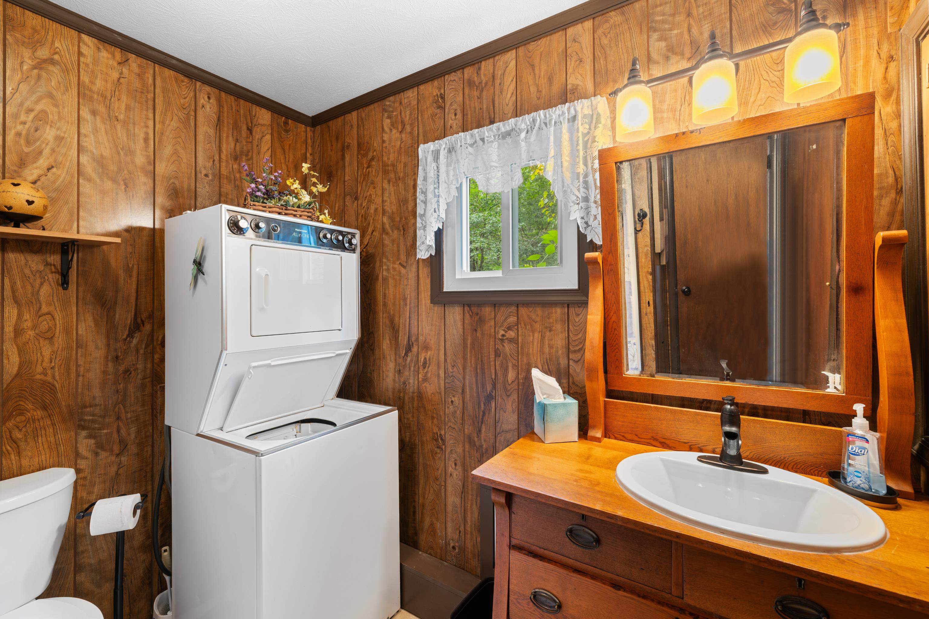 112 JUDD LN, MOUNT JACKSON, Virginia 22842, 2 Bedrooms Bedrooms, ,2 BathroomsBathrooms,Residential,112 JUDD LN,668109 MLS # 668109